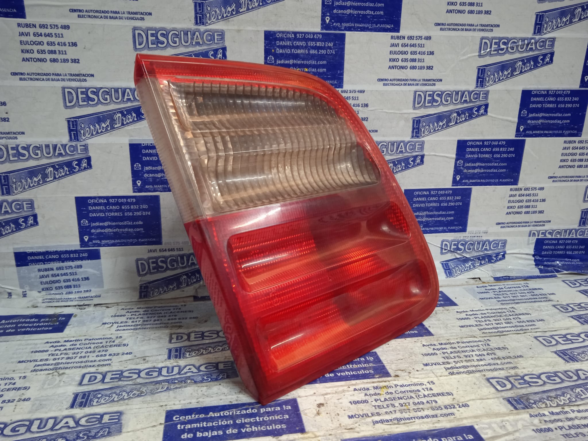 MERCEDES-BENZ E-Class W210/S210 (1995-2002) Rear Left Taillight ESTANTERÍA7 24889845