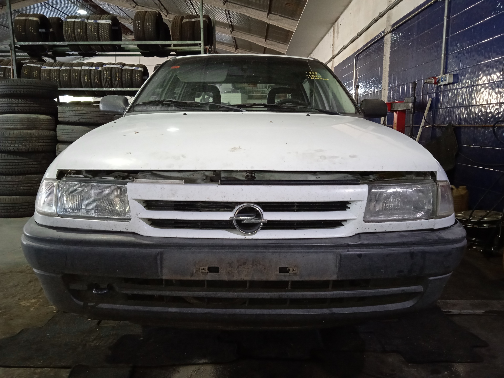 OPEL Astra F (1991-2002) Повторитель переднего правого крыла ESTANTERÍA3 24898525