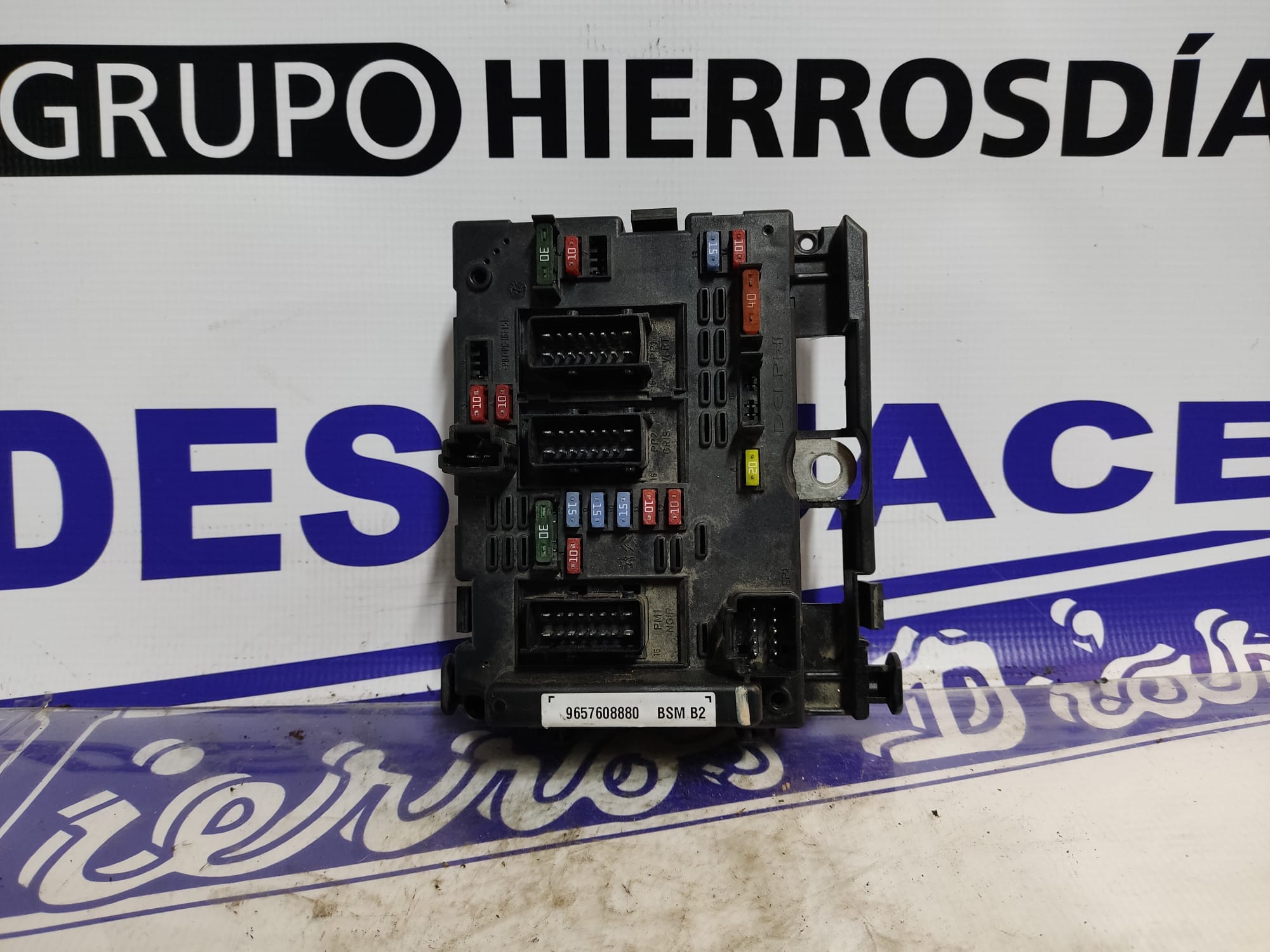 PEUGEOT Fuse Box 9657608880 24891779