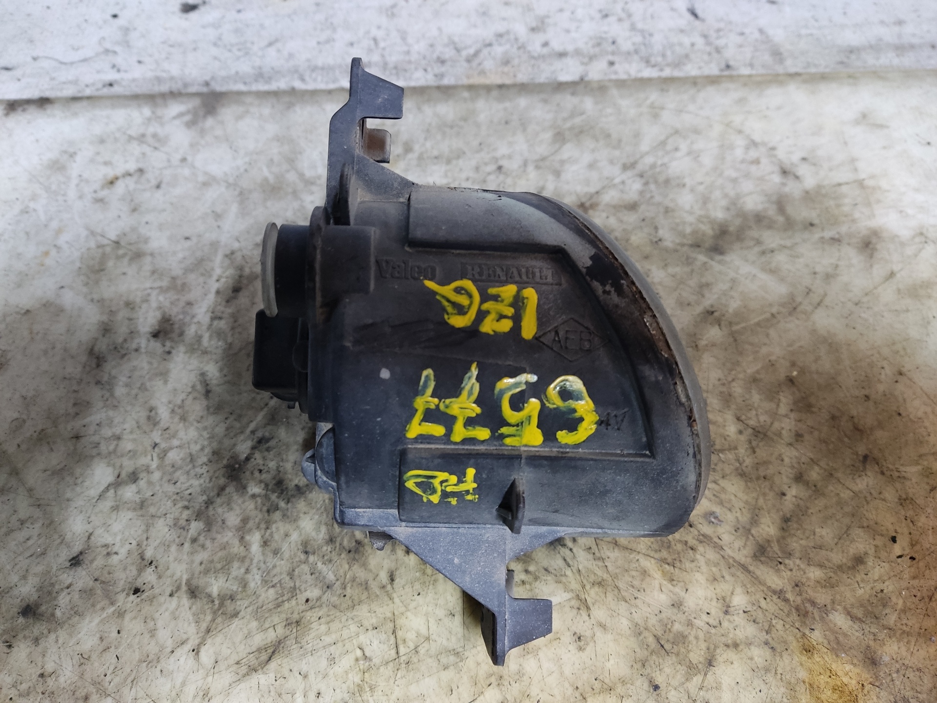 RENAULT Front Left Fog Light 8200002469 24897108