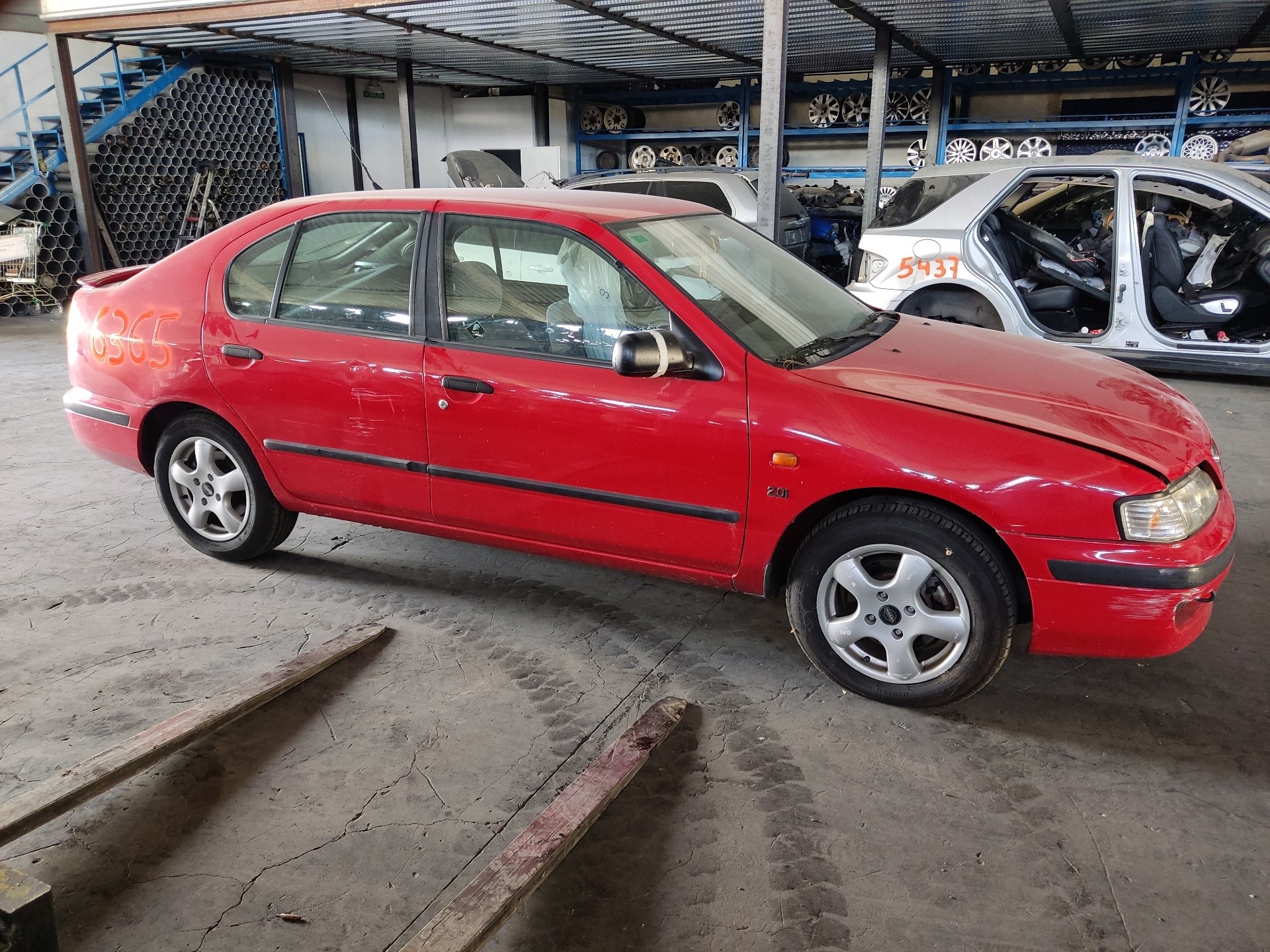 NISSAN Primera P11 (1996-2002) Повторитель переднего правого крыла ESTANTERÍA19 24921135