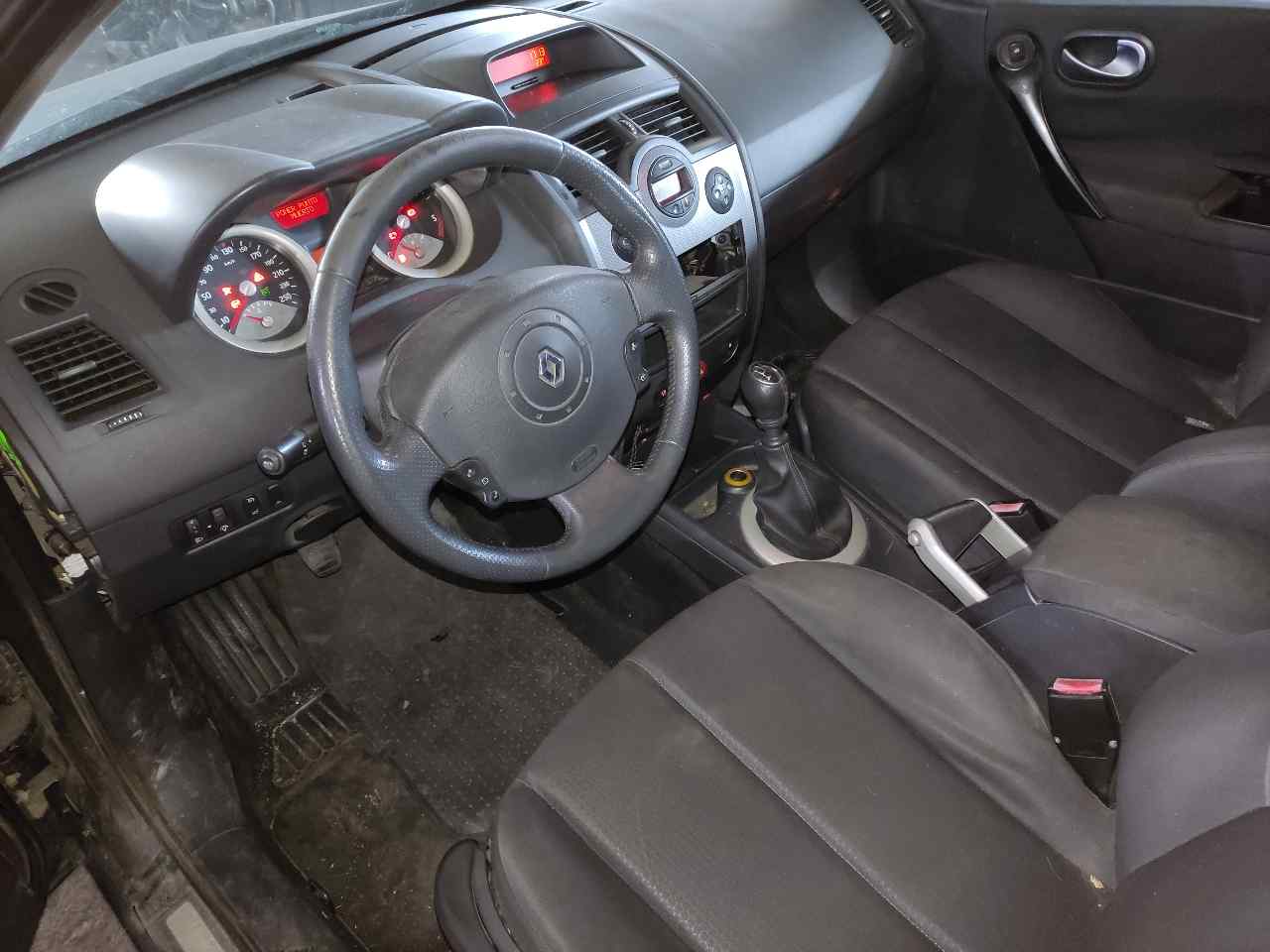 RENAULT Megane 3 generation (2008-2020) Comutator geam ușă stânga față 156018070 24898300