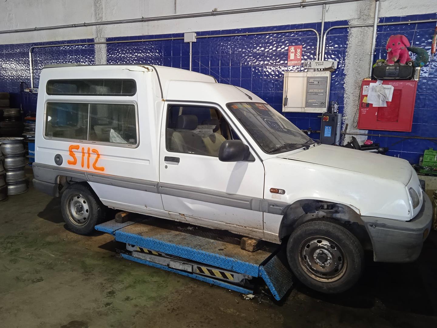 TOYOTA Express Priekinis dešinys sparno posūkio žibintas (posūkis) ESTANTERÍA23 24898645