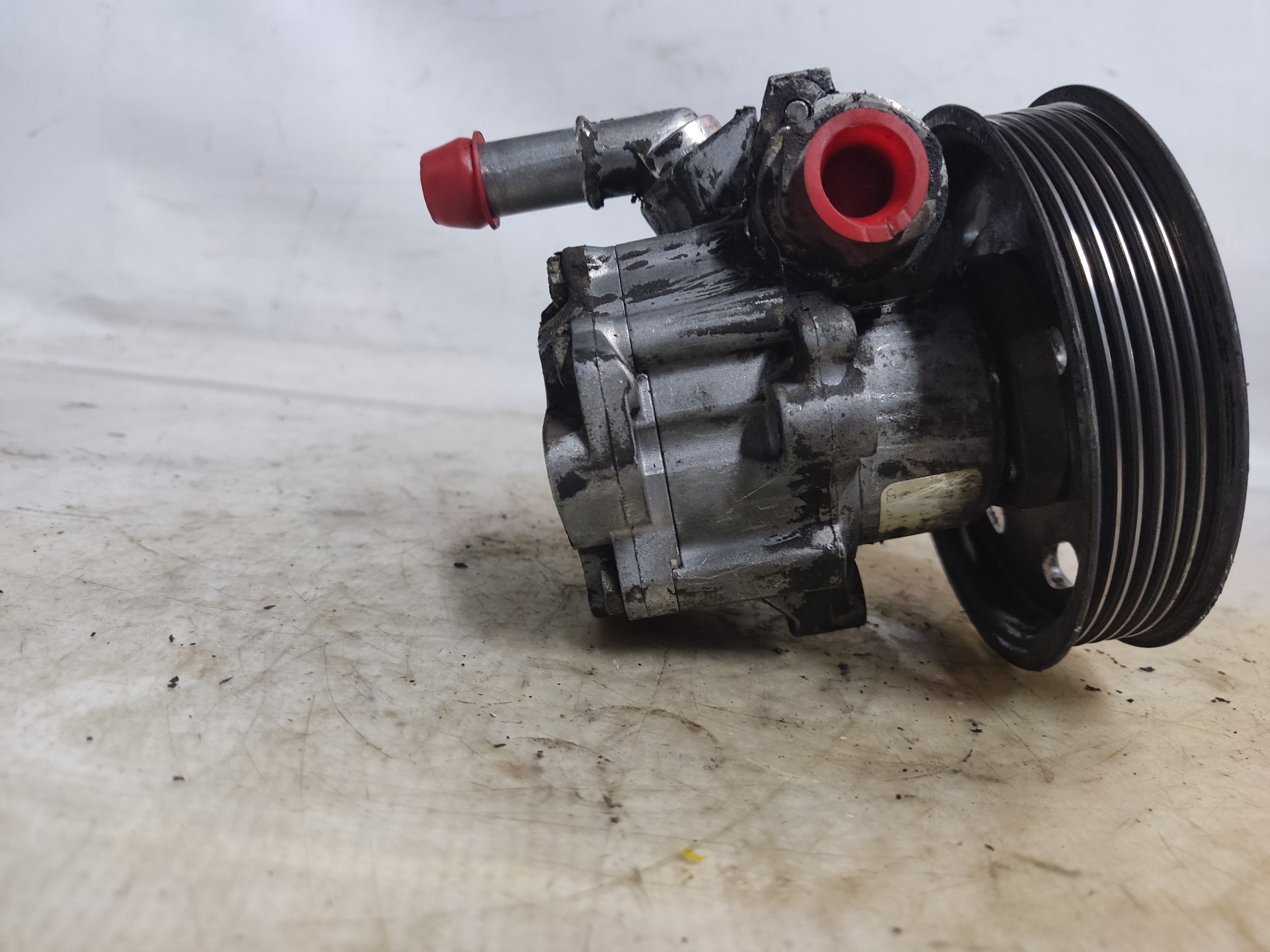 SEAT Corolla 1 generation E10 (1966-1970) Power Steering Pump ESTANTERÍA83 24895390