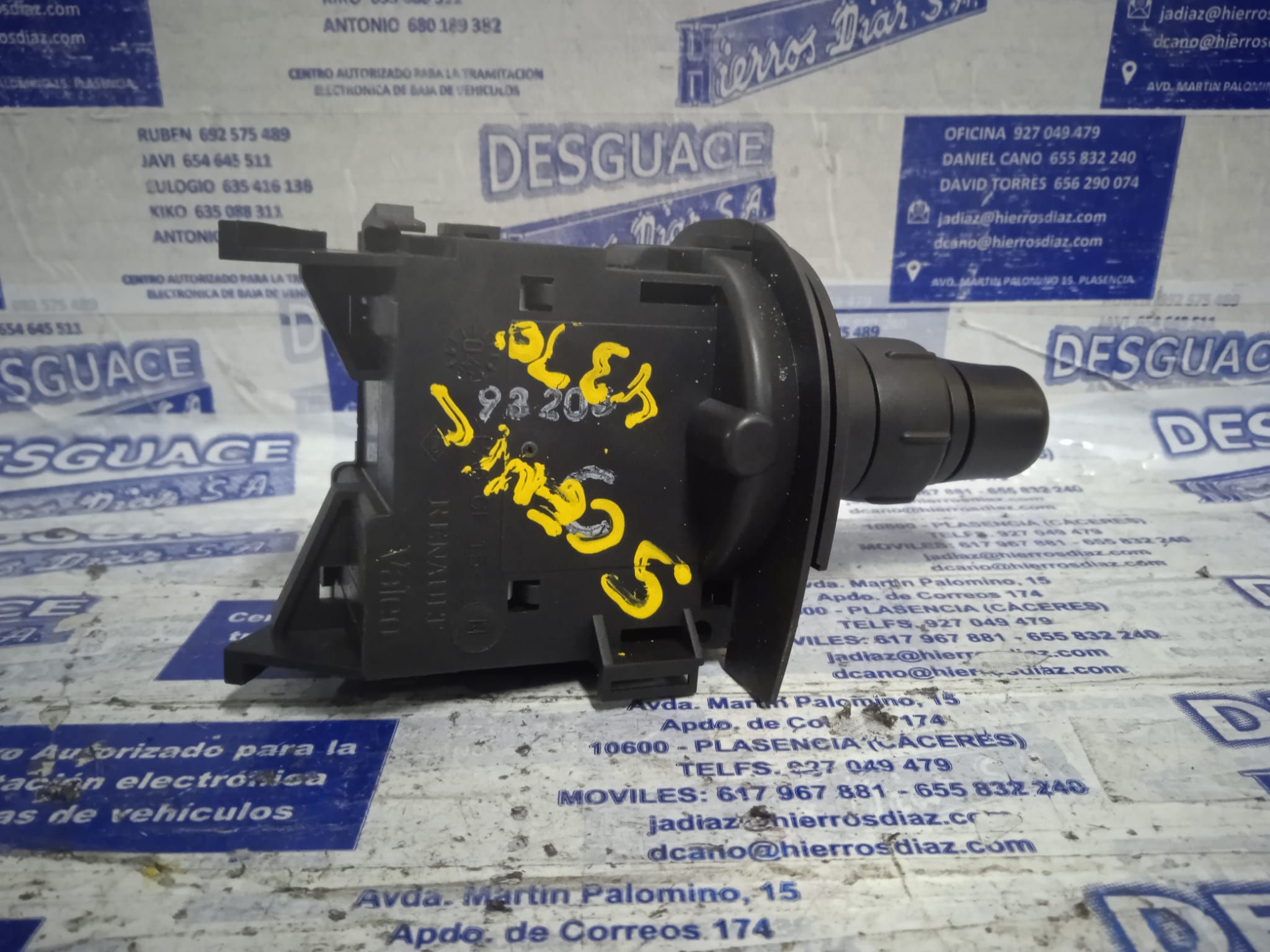 RENAULT Scenic 2 generation (2003-2010) Unitate de control comutator faruri ESTANTERÍA52 24890058