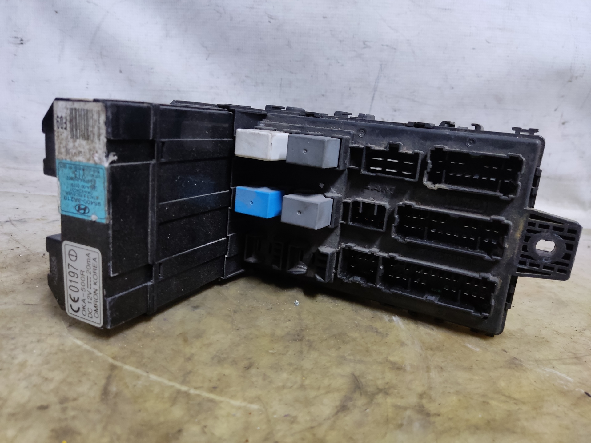 HYUNDAI Trajet 1 generation (2000-2007) Fuse Box 954003A210 24899192