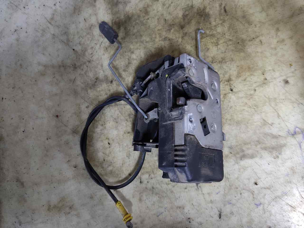 OPEL Vivaro Front Left Door Lock 7700311807 24938270