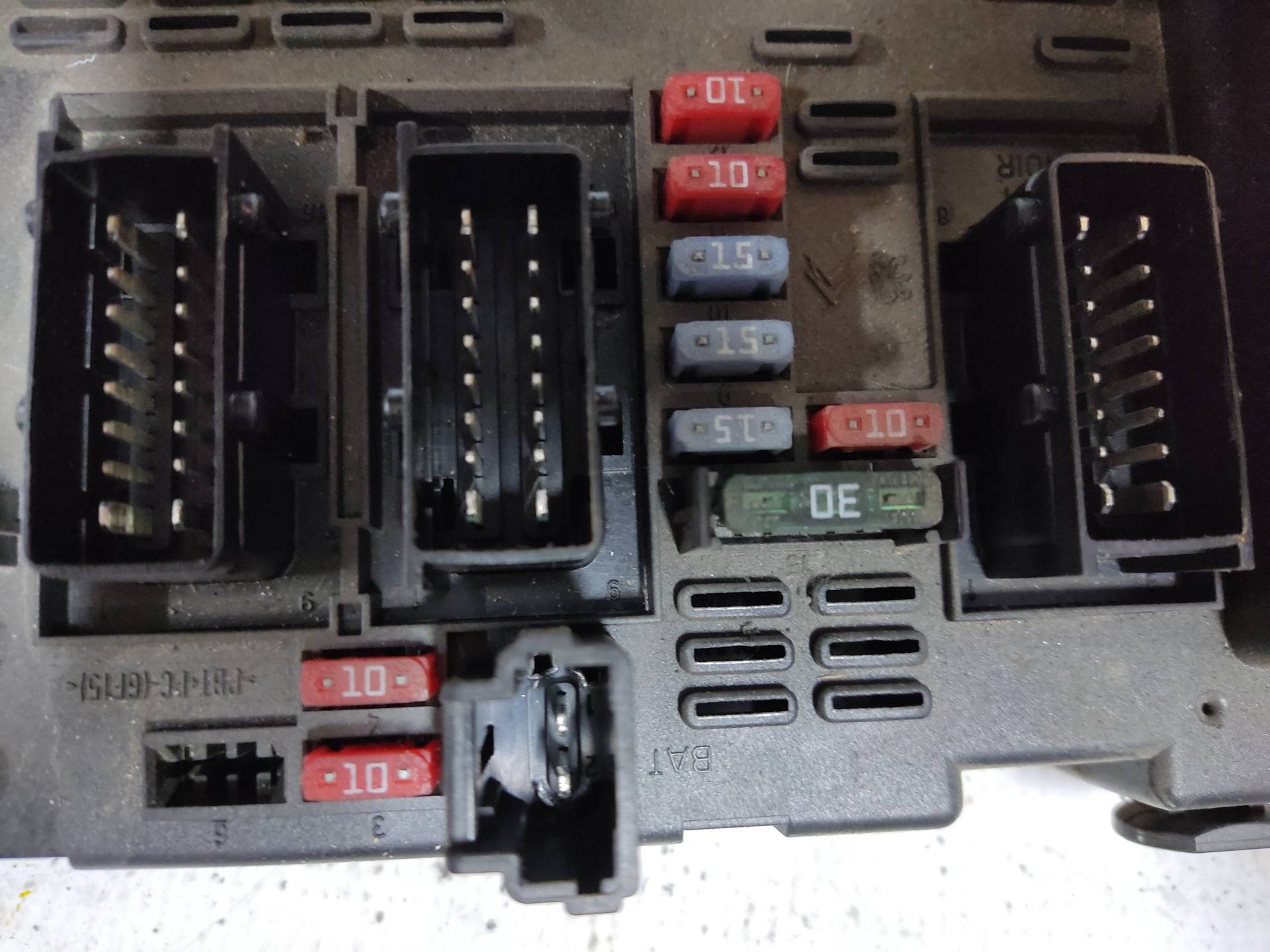 PEUGEOT Fuse Box 9657608880 24890675