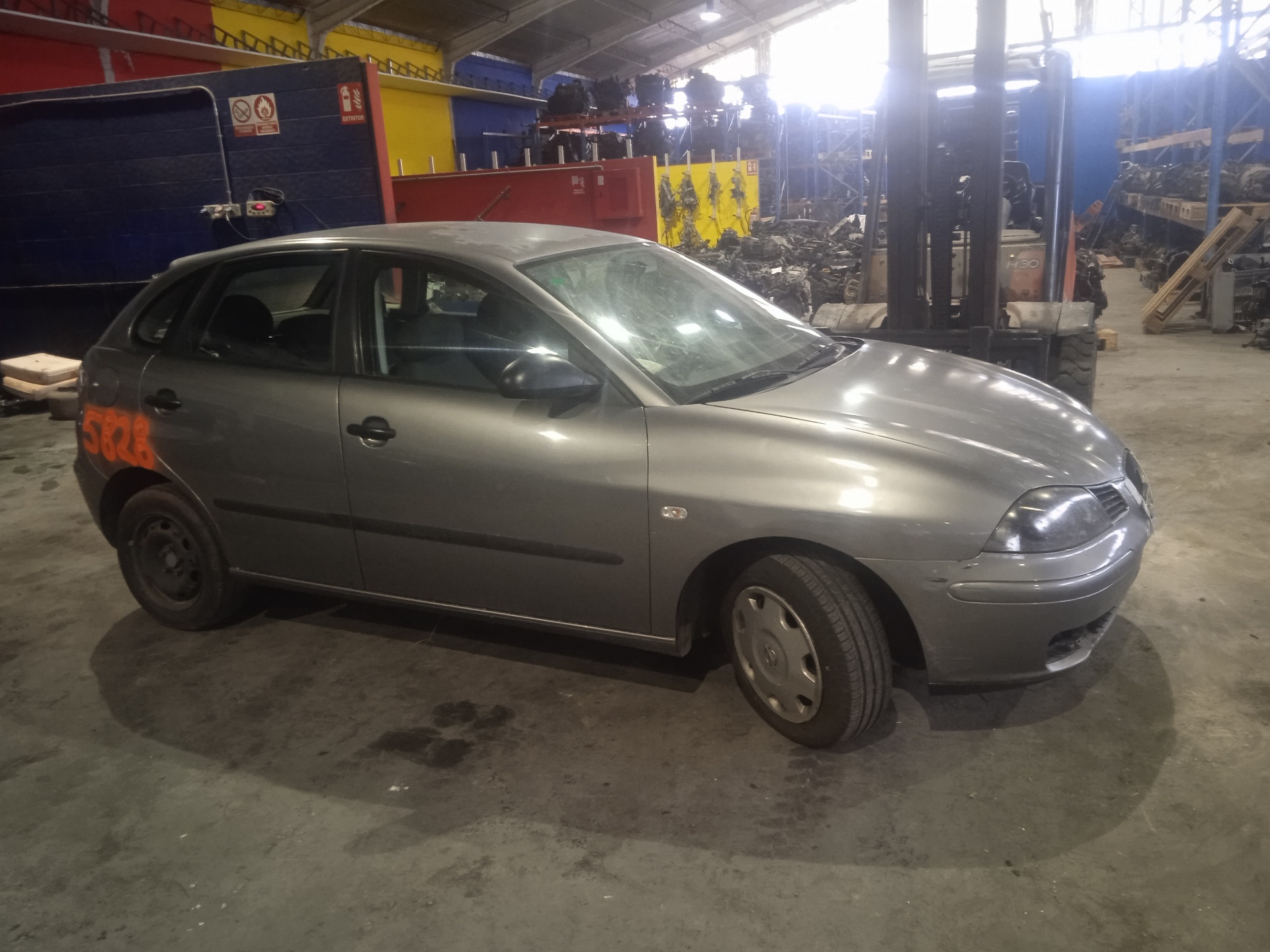 SEAT Ibiza 3 generation (2002-2008) Фара передняя левая 6L1941021A 24898015