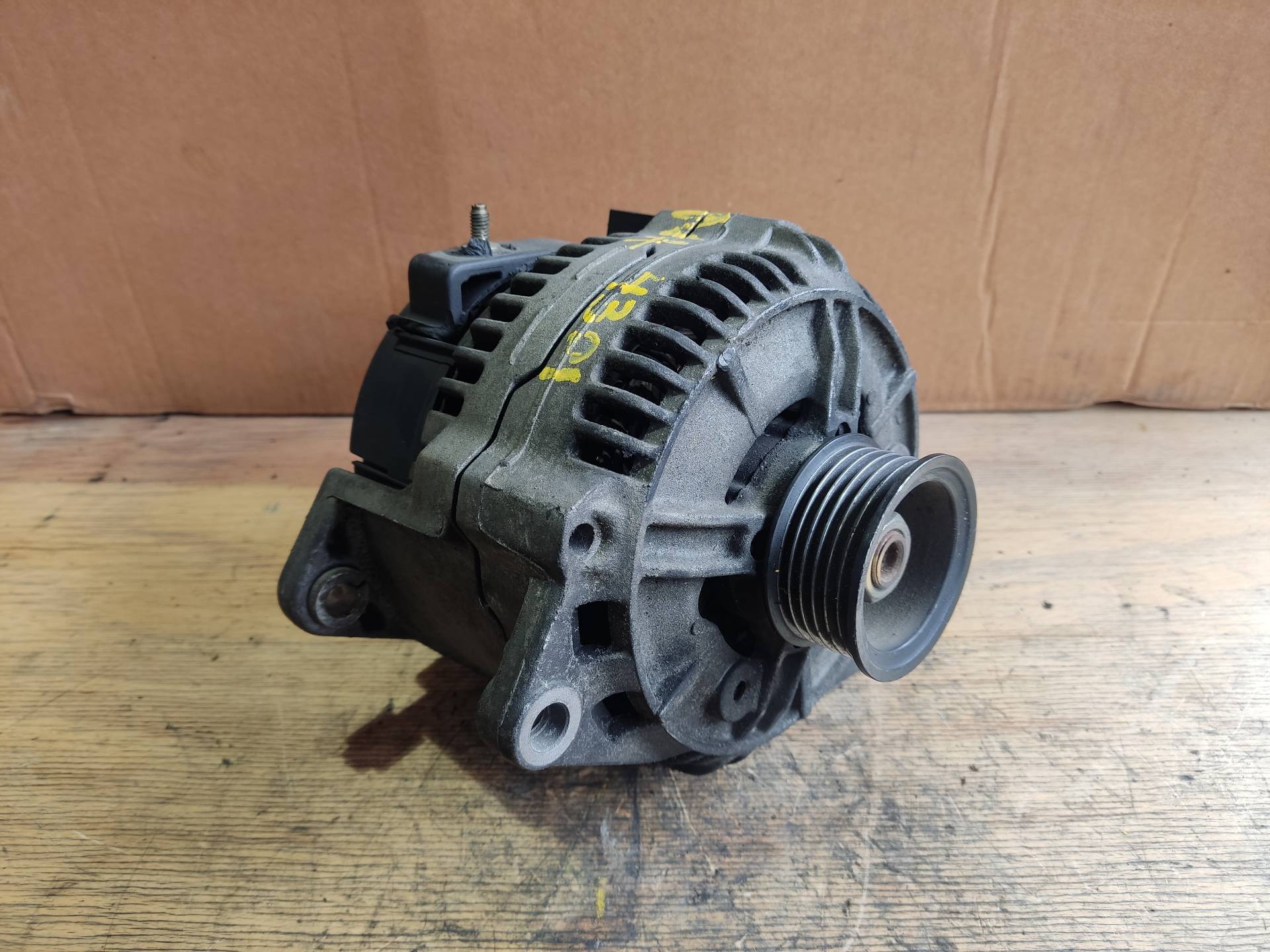 FORD Mondeo 1 generation (1993-1996) Alternator 0123212001 24894885