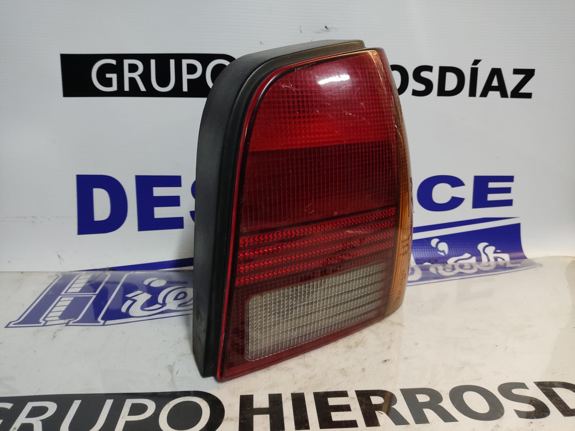 VOLKSWAGEN Polo 3 generation (1994-2002) Rear Right Taillight Lamp ESTANTERÍA15 24891964