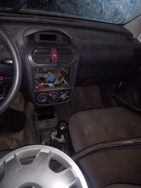 OPEL Corsa C (2000-2006) Feu arrière gauche ESTANTERÍA1 24895321