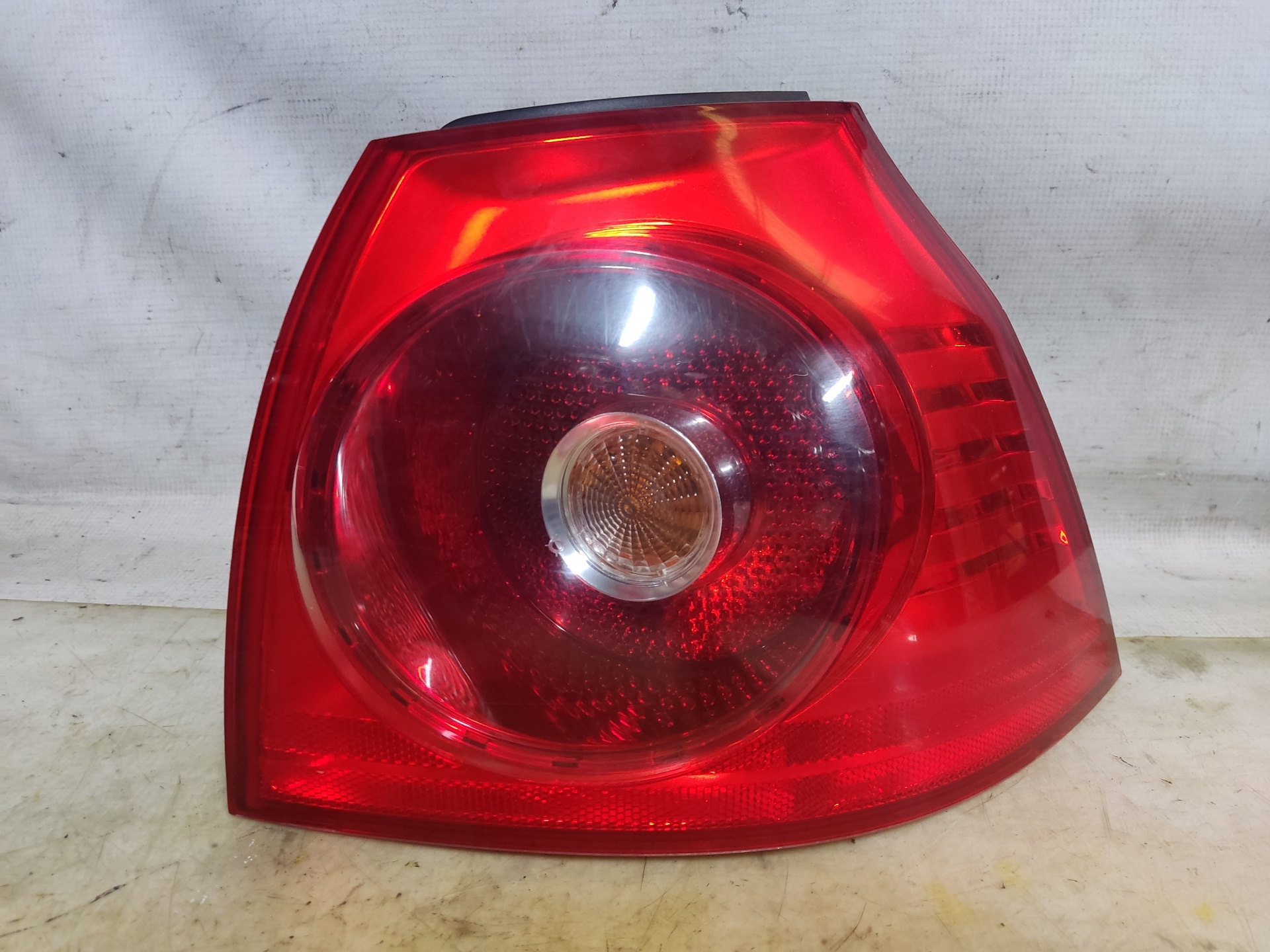 VOLKSWAGEN Golf 5 generation (2003-2009) Rear Right Taillight Lamp 1K6945096E 24899055