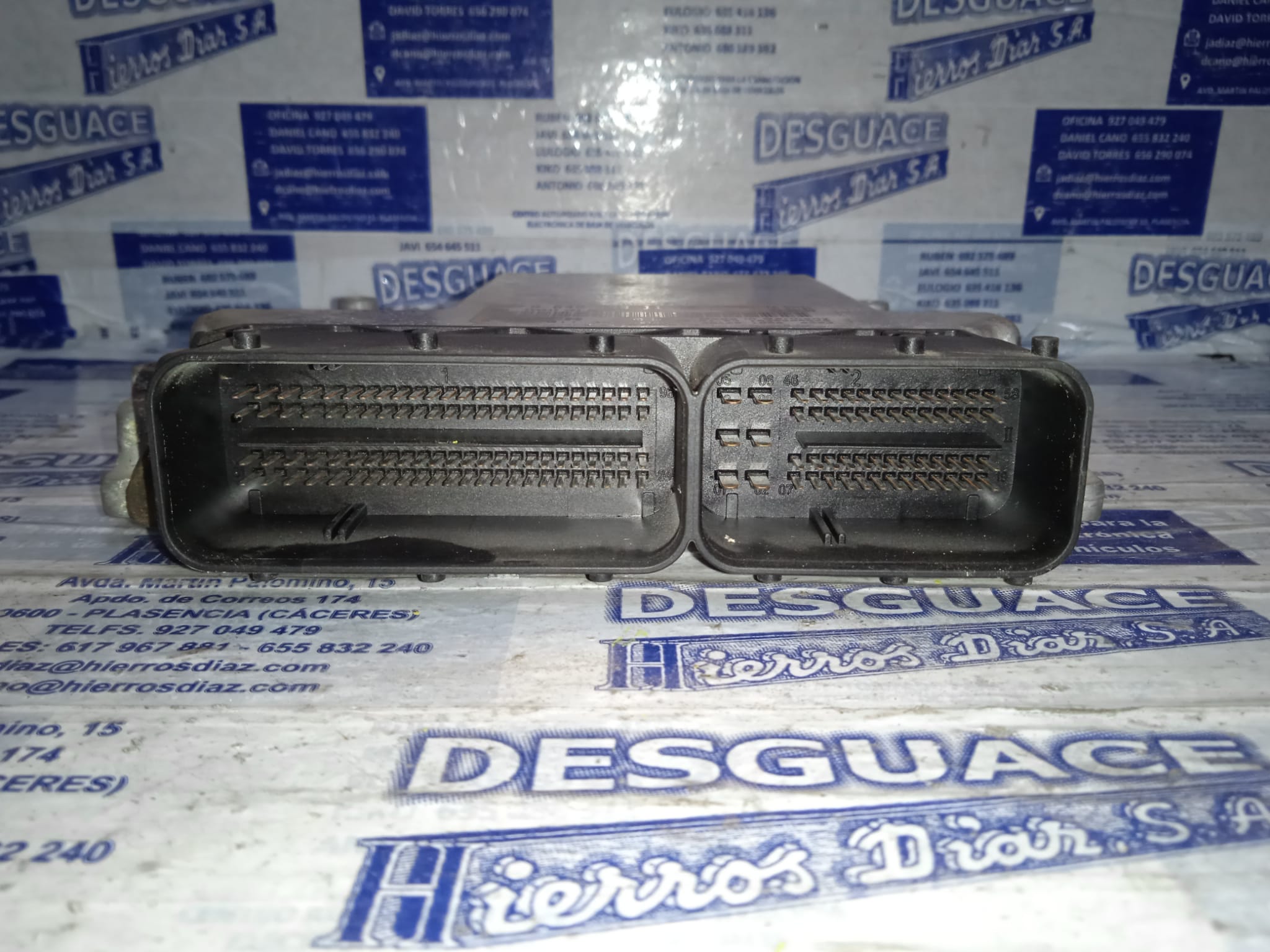 MERCEDES-BENZ S-Class W220 (1998-2005) Moottorin ohjausyksikkö ECU 0281011348 24889594