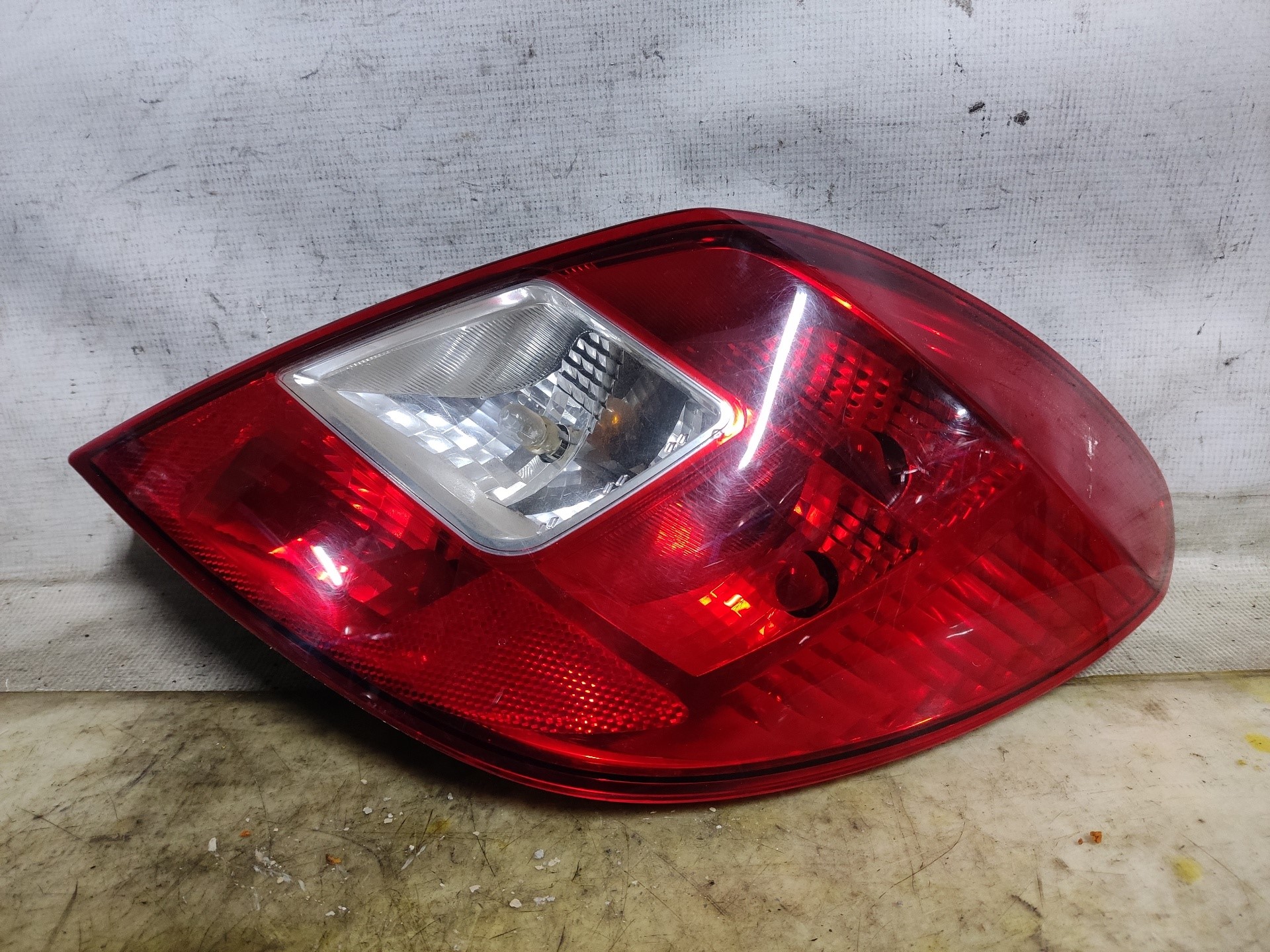OPEL Corsa D (2006-2020) Rear Right Taillight Lamp 13269051 24902026