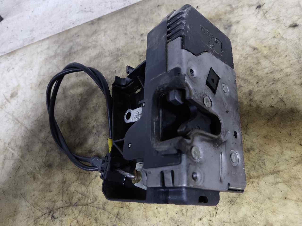 OPEL Vivaro A (2002-2006) Front Right Door Lock 7700311808 24898402