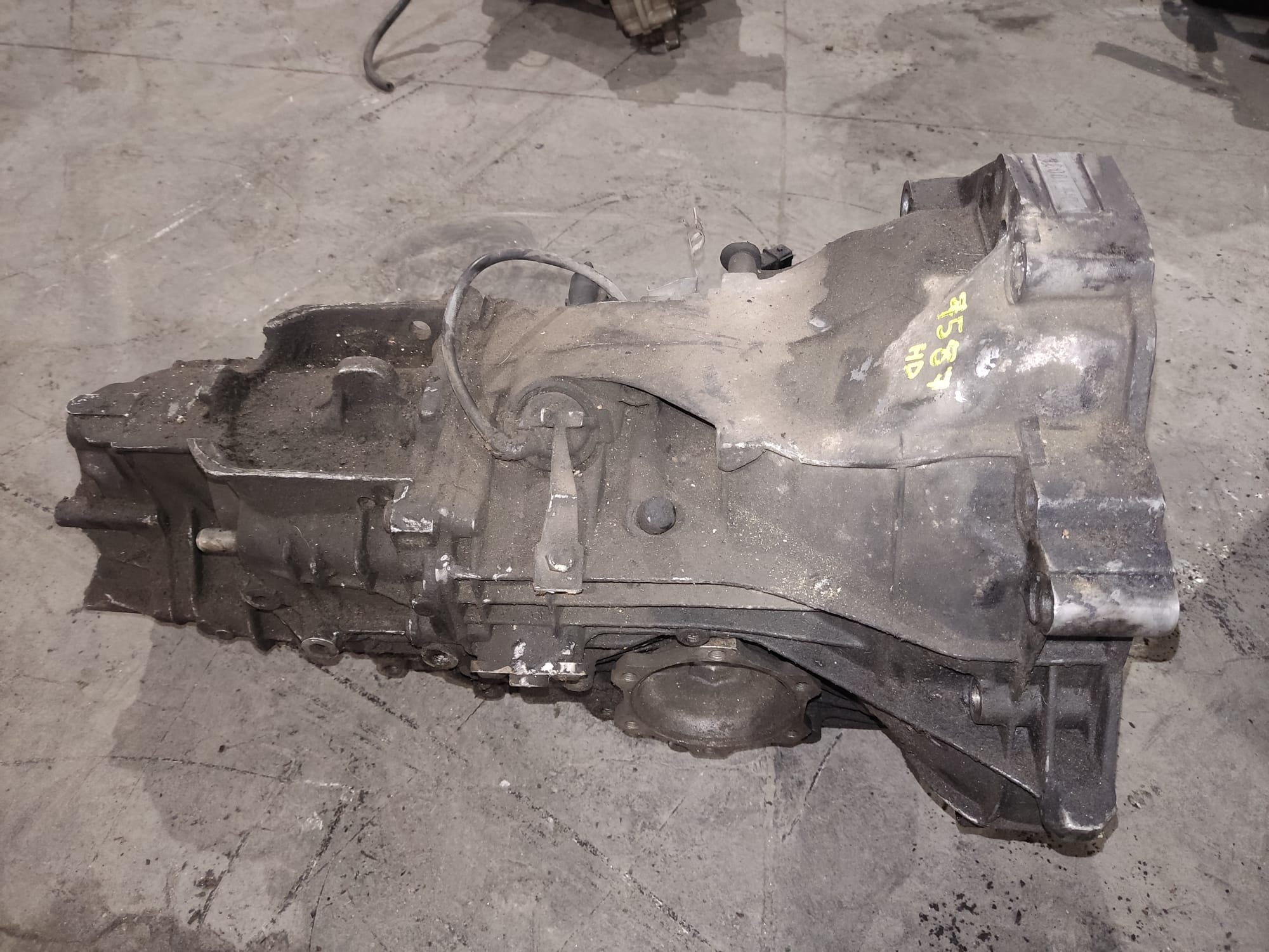 AUDI A4 B5/8D (1994-2001) Коробка передач DHF10038 25436585