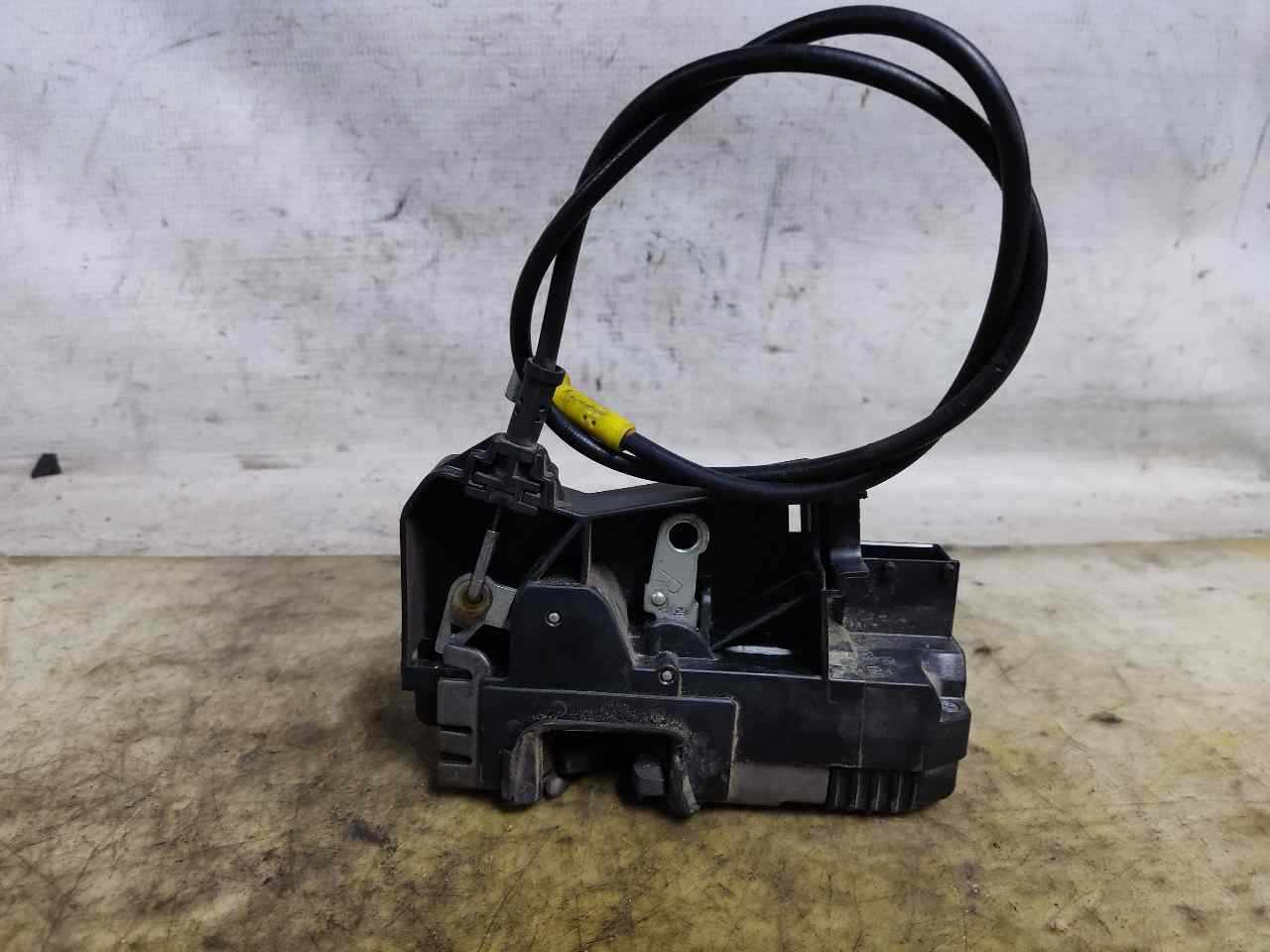 OPEL Vivaro A (2002-2006) Front Right Door Lock 7700311808 24898402