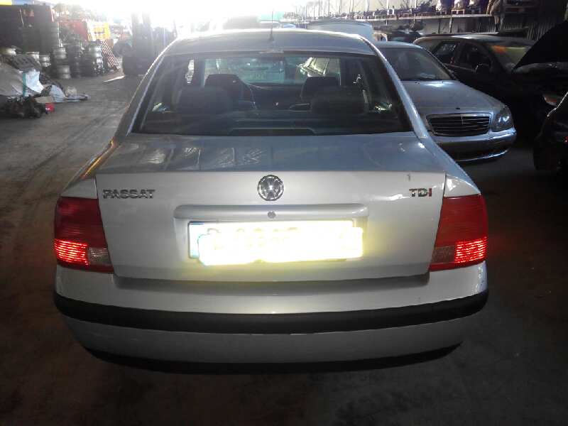 VOLKSWAGEN Passat B5 (1996-2005) Galinio dangčio spyna 3B5827505 24897199