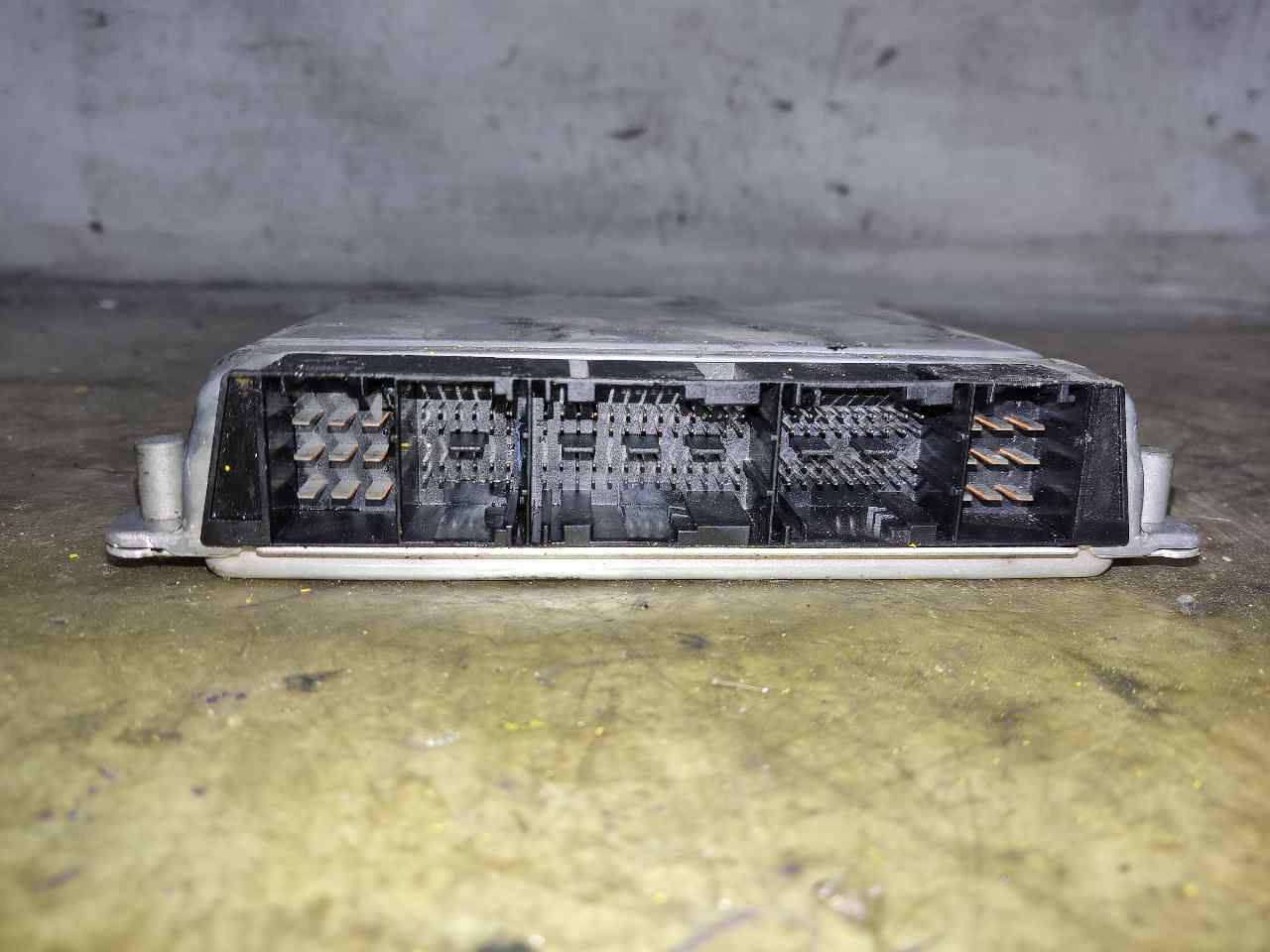 MERCEDES-BENZ C-Class W203/S203/CL203 (2000-2008) Motorkontrollenhet ECU 0281010851 25807876