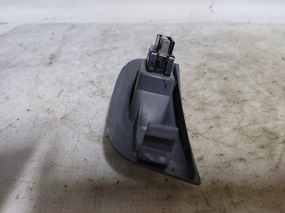 RENAULT Megane 1 generation (1995-2003) Front Right Door Window Switch ESTANTERÍA55 24915278