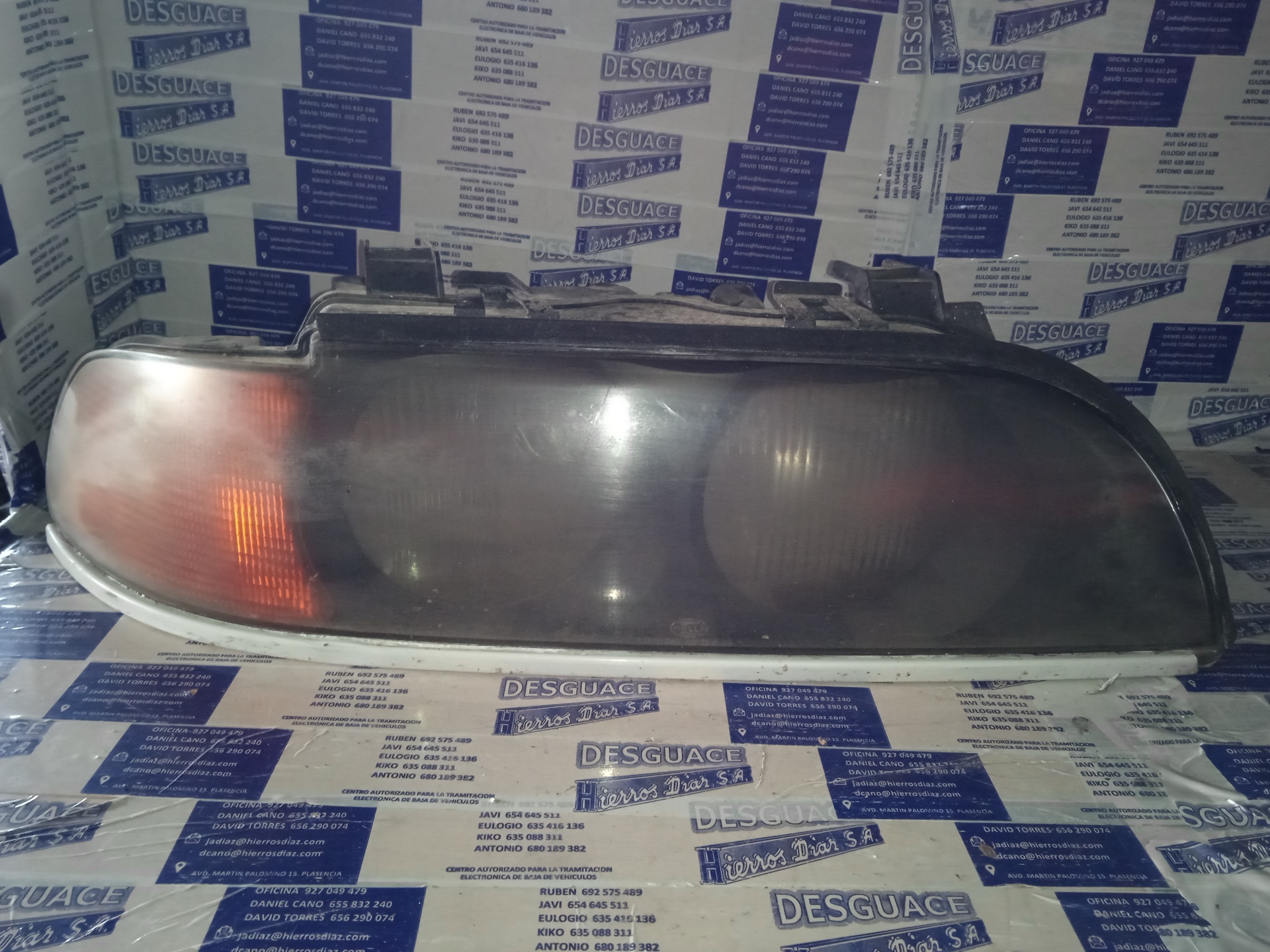 BMW 5 Series E39 (1995-2004) Front Right Headlight 24911309