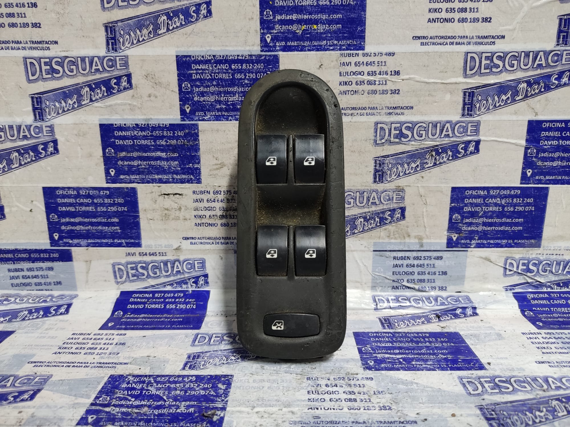 RENAULT Megane 2 generation (2002-2012) Front Left Door Window Switch ESTANTERÍA54 24891288