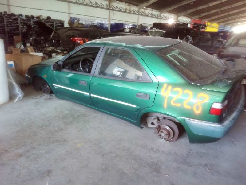 CITROËN Xantia X1 (1993-1998) Левая противотуманка переднего бампера 39050748G 24886593