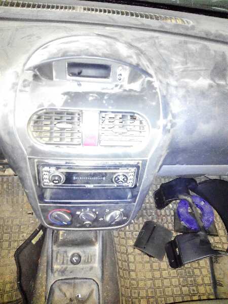 OPEL Combo C (2001-2011) Bal hátsó lámpa ESTANTERÍA2 24889066