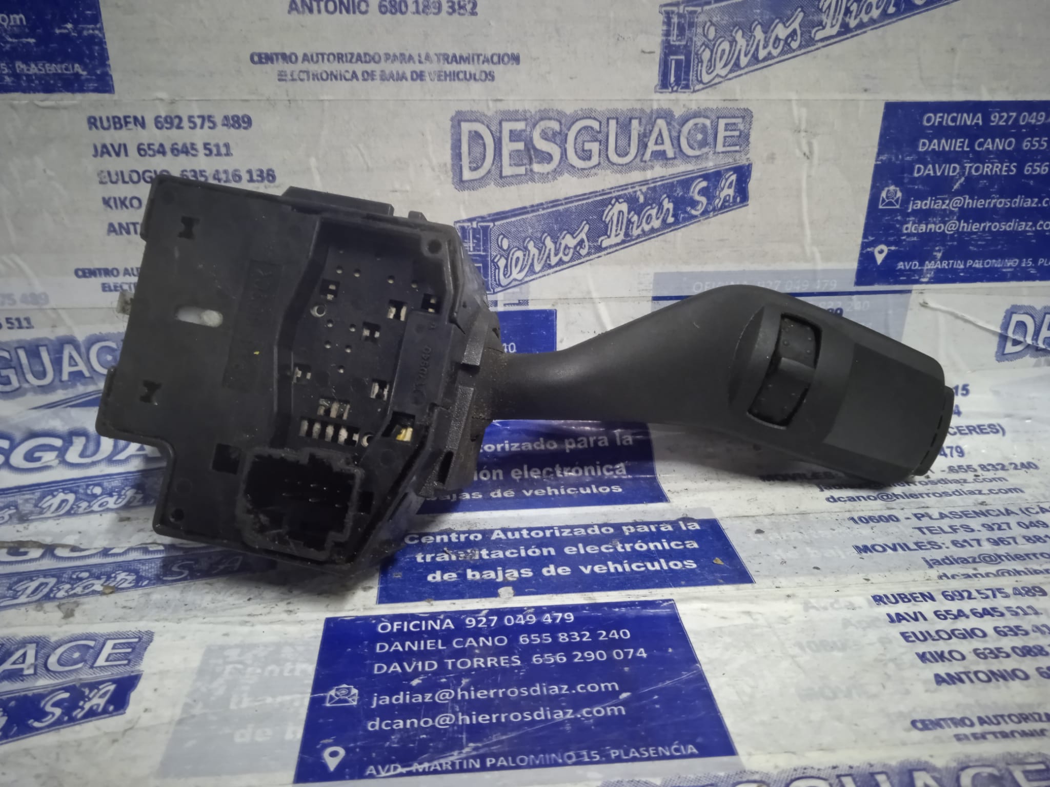 FORD Focus 2 generation (2004-2011) поворота переключение  ESTANTERÍA61 24890669