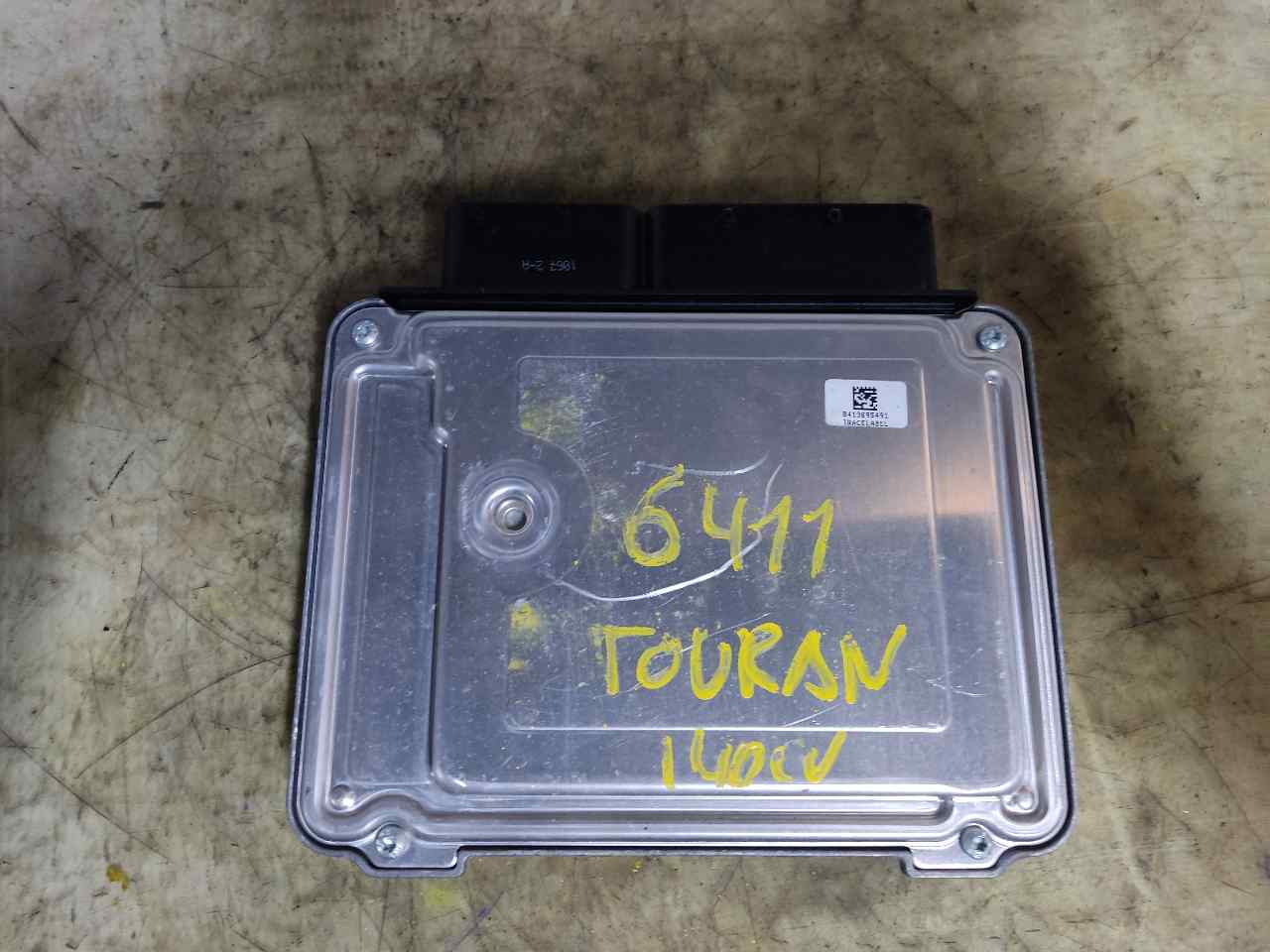 VOLKSWAGEN Touran 1 generation (2003-2015) Moottorin ohjausyksikkö ECU 0281014041 24920737