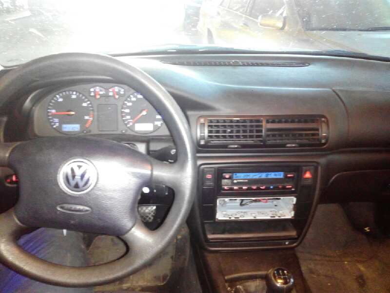 VOLKSWAGEN Passat B5 (1996-2005) Galinio dangčio spyna 3B5827505 24897199