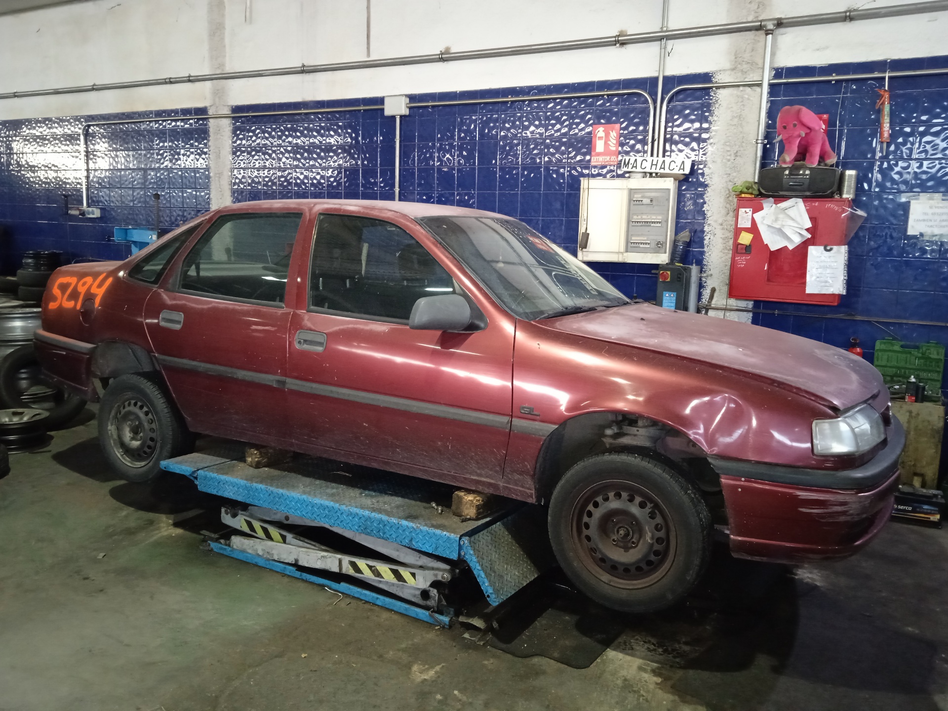 OPEL Vectra A (1988-1995) Vasen etusuuntavalo ESTANTERÍA3 24899038