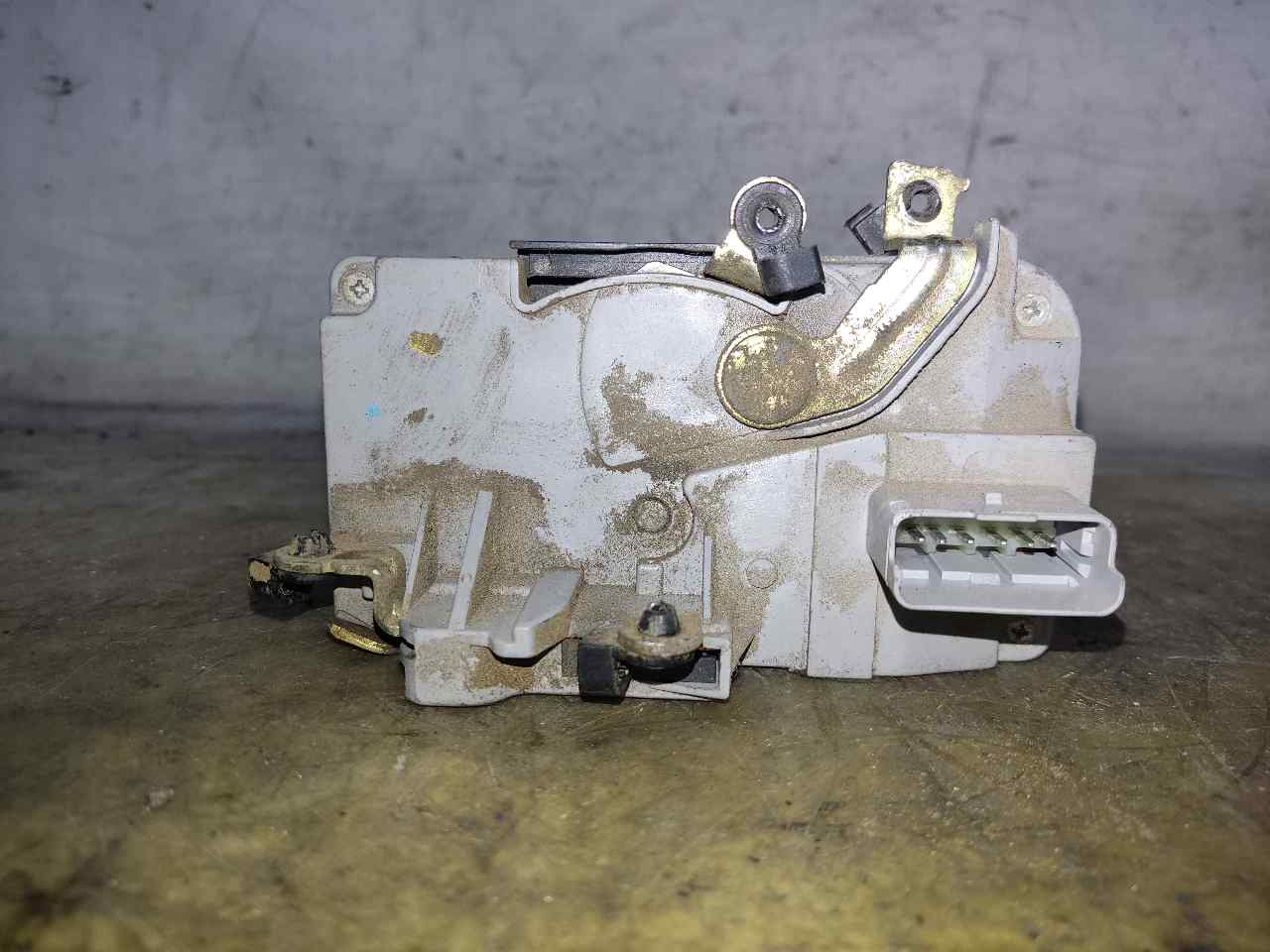 PEUGEOT 406 1 generation (1995-2004) Front Right Door Lock 24900068