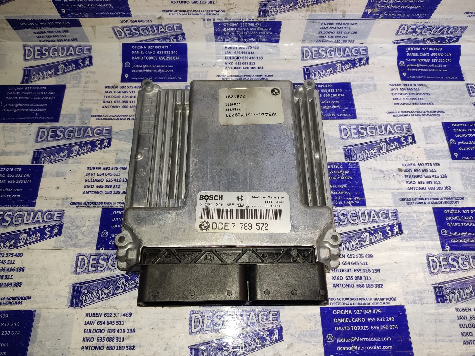 BMW 3 Series E46 (1997-2006) Moottorin ohjausyksikkö ECU 0281010565 24891919