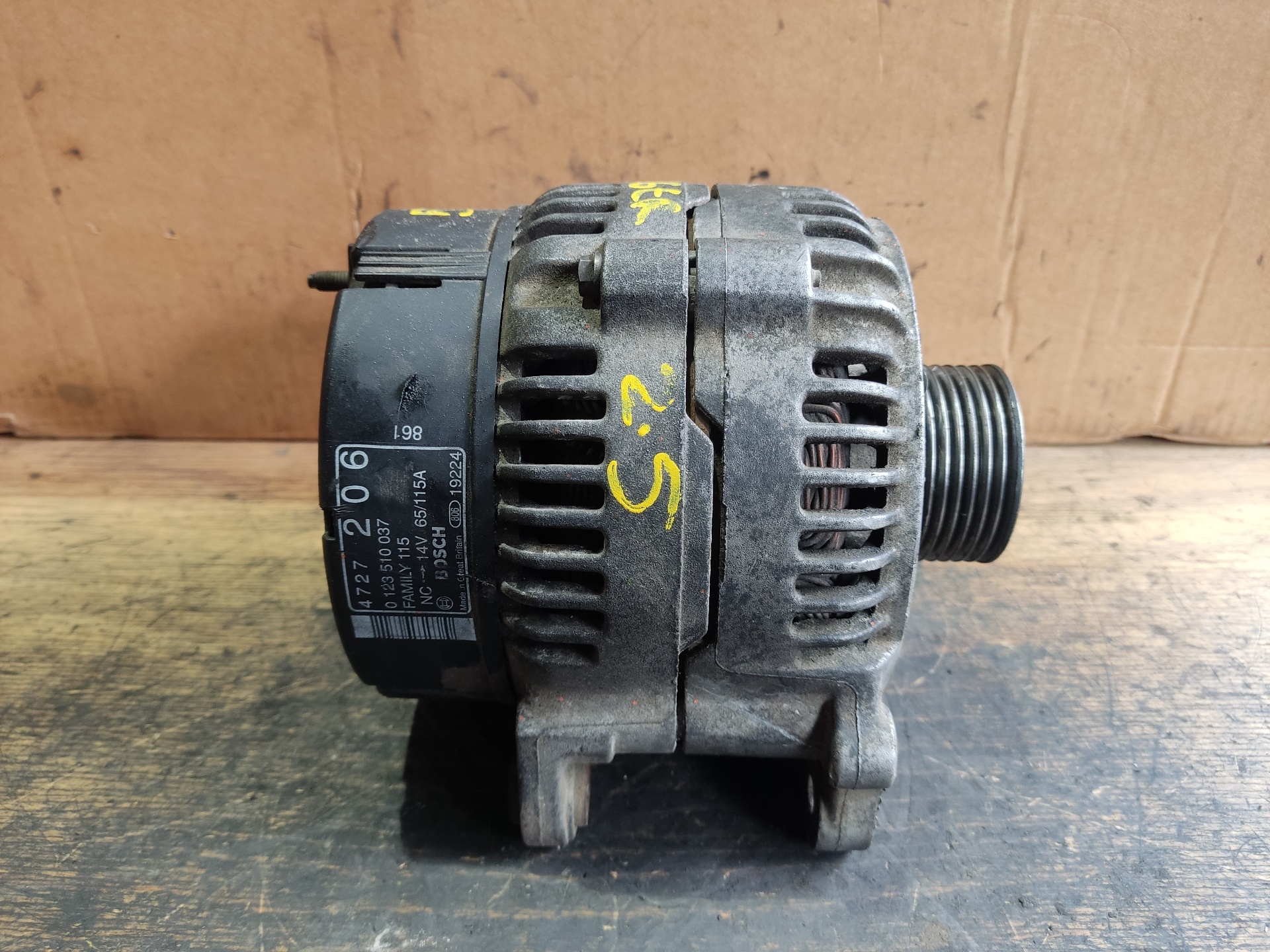 CHRYSLER Voyager 3 generation (1995-2001) Alternator 0123510037 24887934