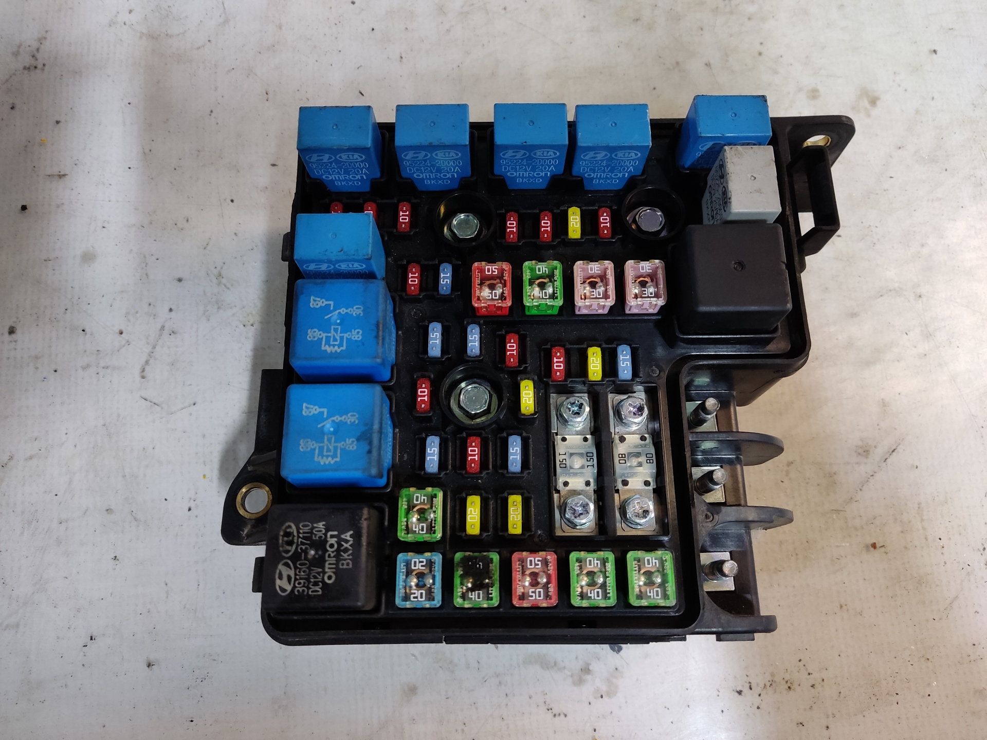 KIA Cee'd 1 generation (2007-2012) Fuse Box ESTANTERÍA70 24886694