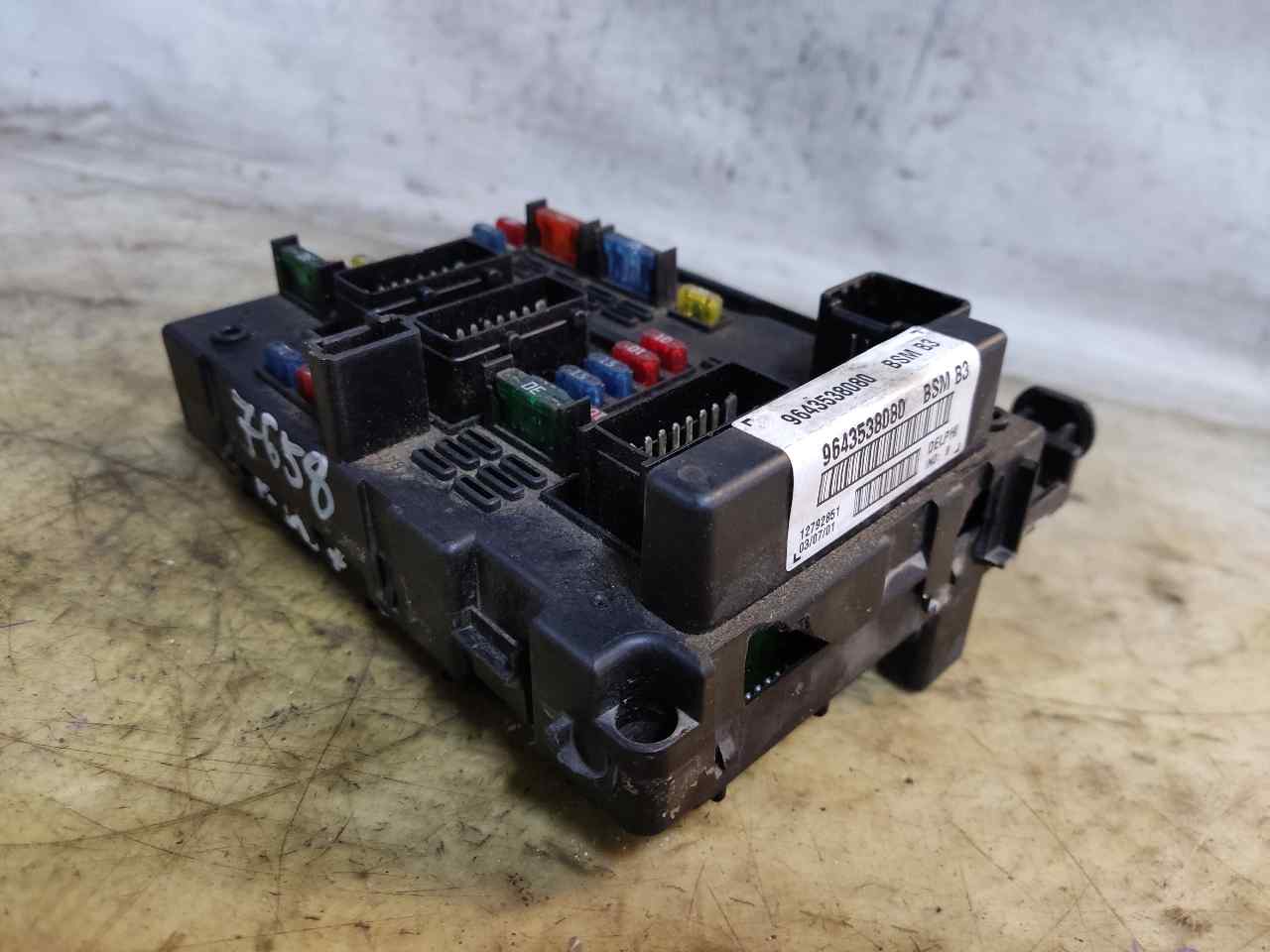 MITSUBISHI 307 1 generation (2001-2008) Fuse Box 9643538080 24901216