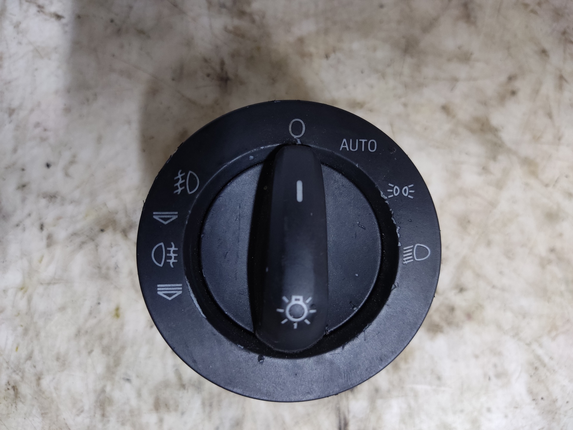 TOYOTA A6 C6/4F (2004-2011) Headlight Switch Control Unit ESTANTERÍA73 24886417