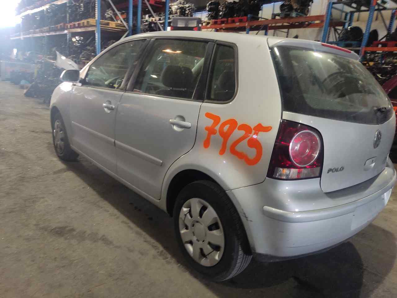 VOLKSWAGEN Polo 4 generation (2001-2009) Fram vänster strålkastare 04301223KA 24901793