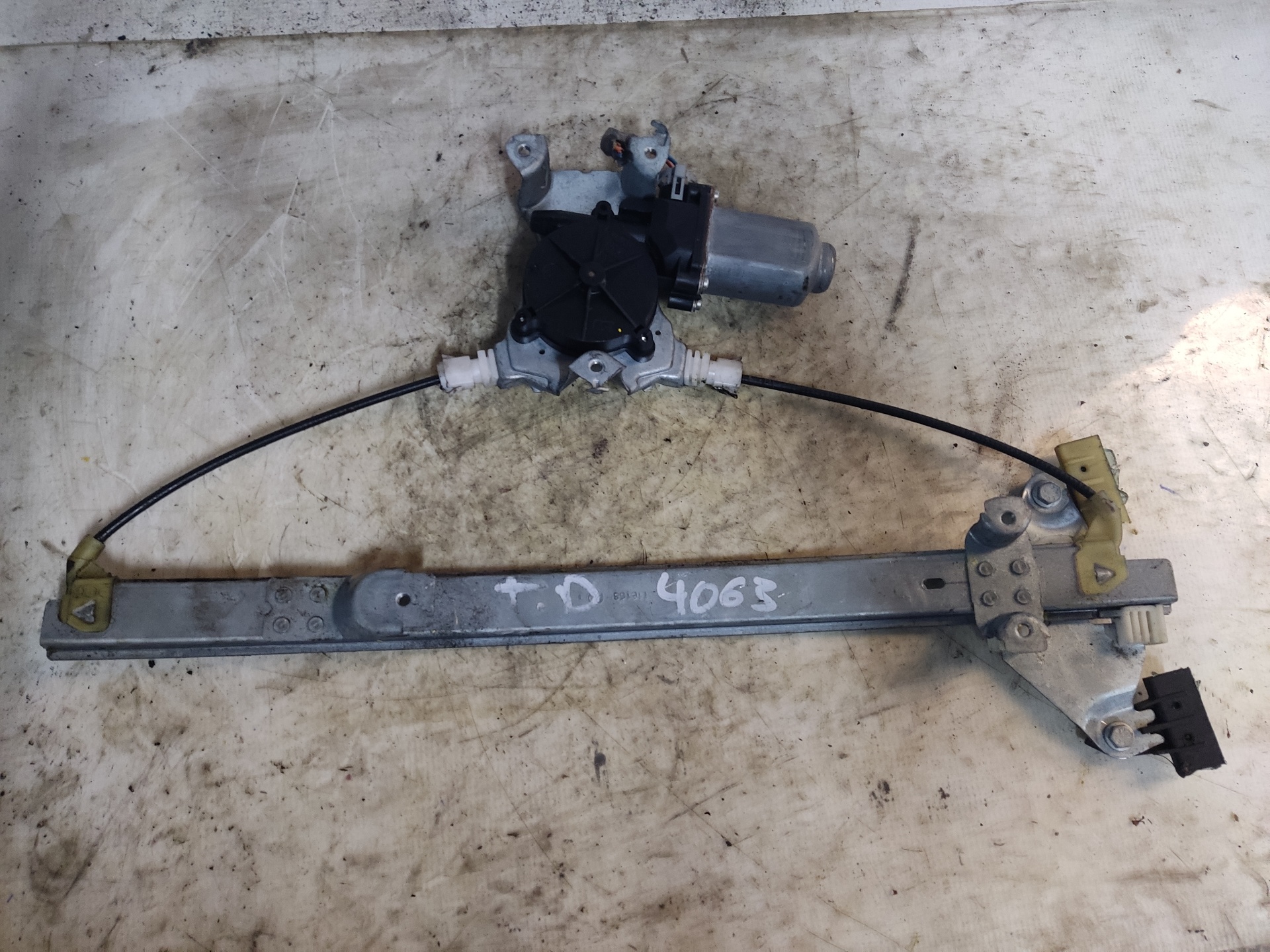 VAUXHALL Primera P12 (2001-2008) Rear Right Door Window Regulator 116168 24886665