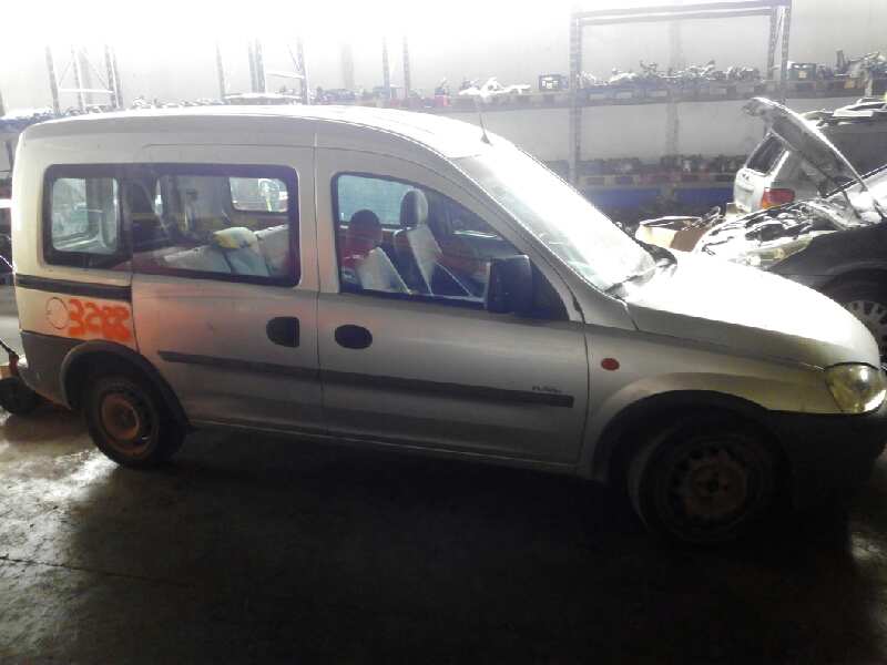 OPEL Combo C (2001-2011) Bal hátsó lámpa ESTANTERÍA2 24889066