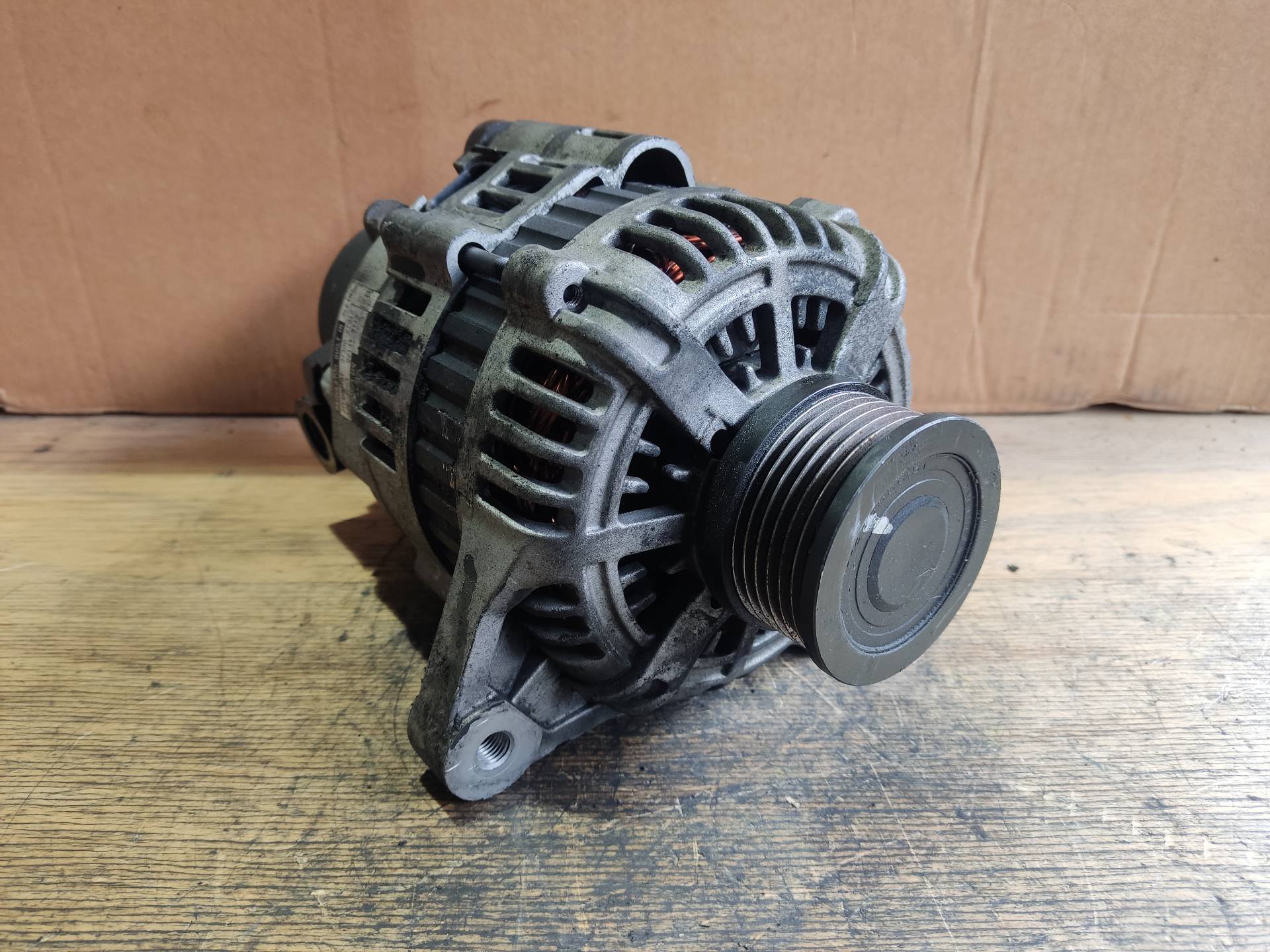 HYUNDAI Trajet 1 generation (2000-2007) Alternator 3730027012 24890028