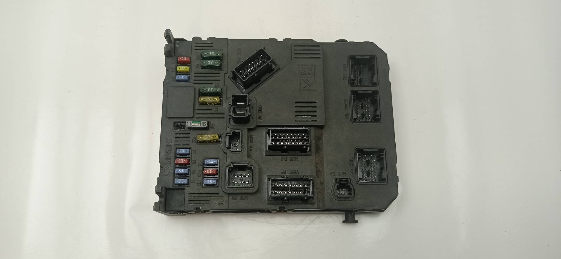 Caja de relés / fusibles 9655221180 de Peugeot 407 (6d_) 2004-2010 - pieza usada