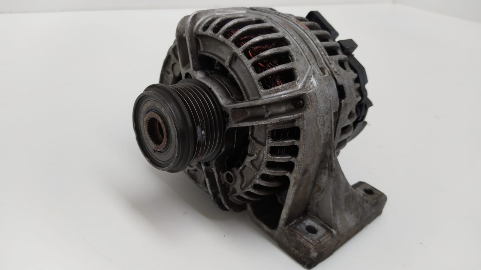 VOLVO V70 2 generation (2000-2008) Alternator 0124525029,8676496 18971452