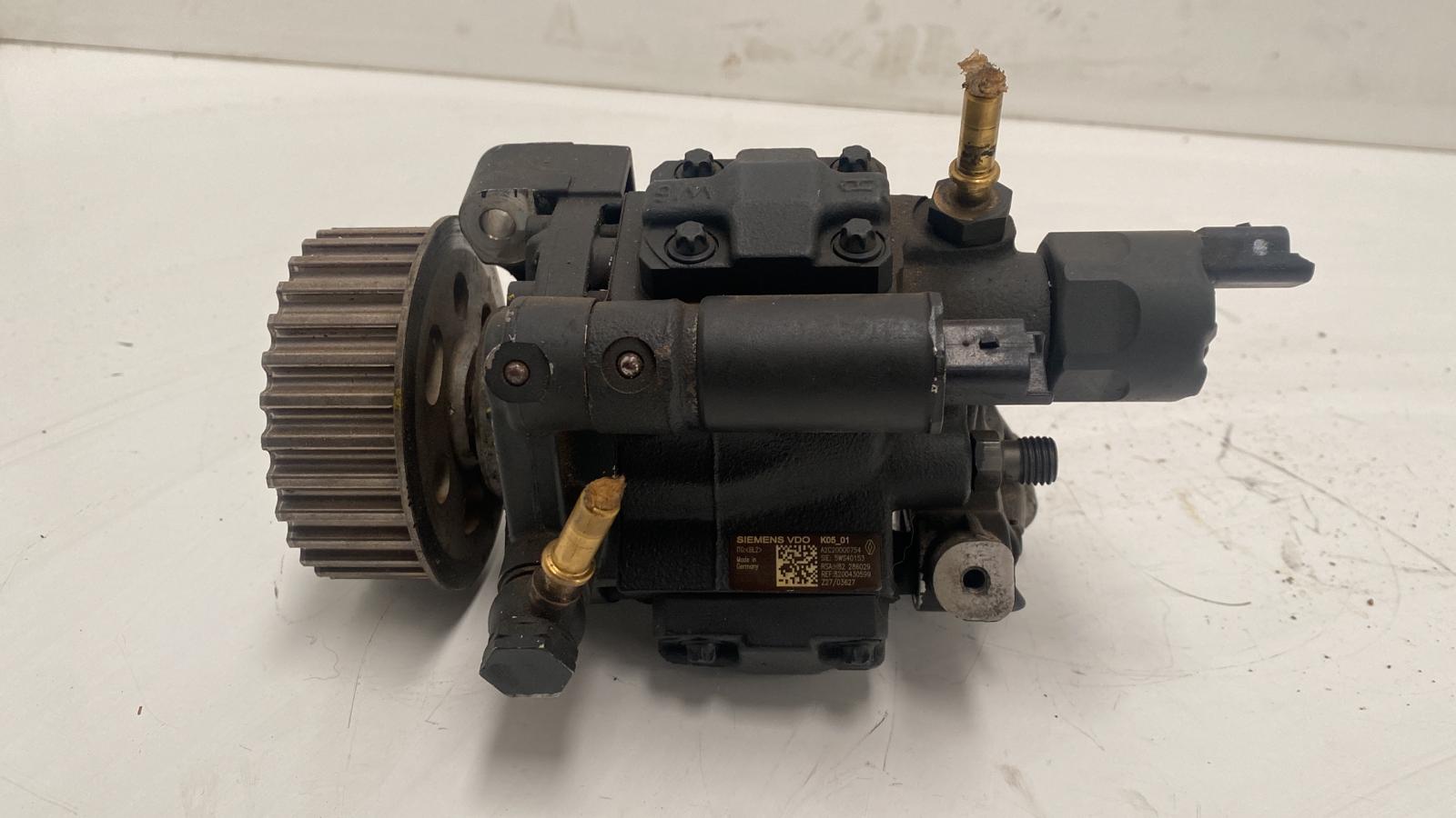 CHEVROLET Megane 3 generation (2008-2020) High Pressure Fuel Pump 8200430599, 5WS40153, SIEMENS 18967440