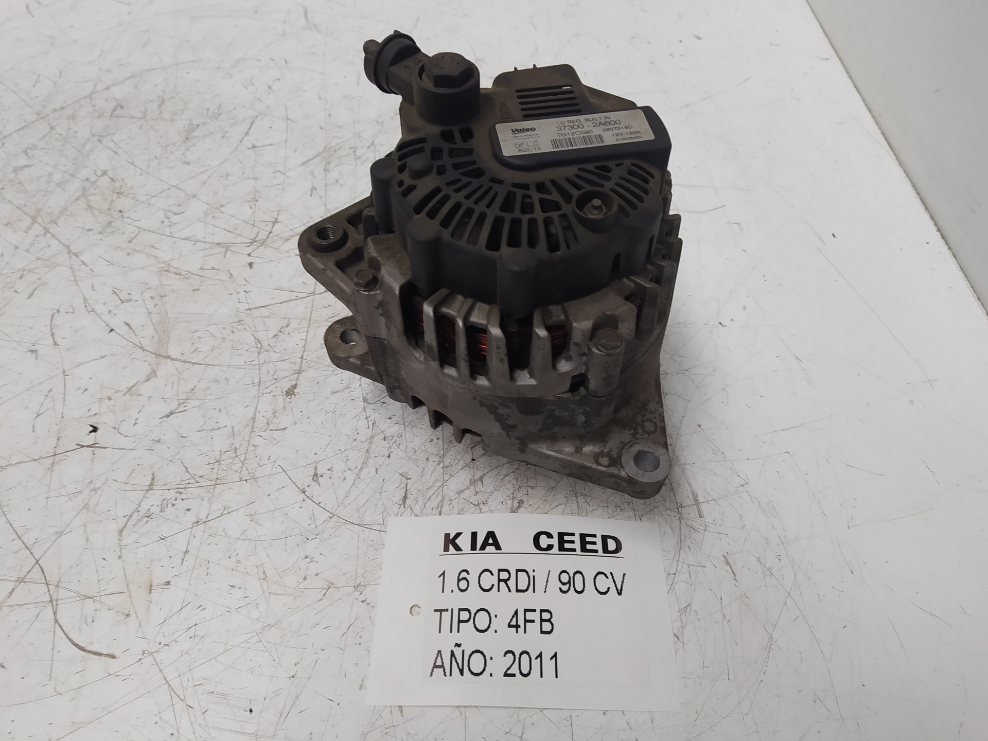 KIA Cee'd 1 generation (2007-2012) Alternator 373002A600, 2607316D, TG12C090 18832686