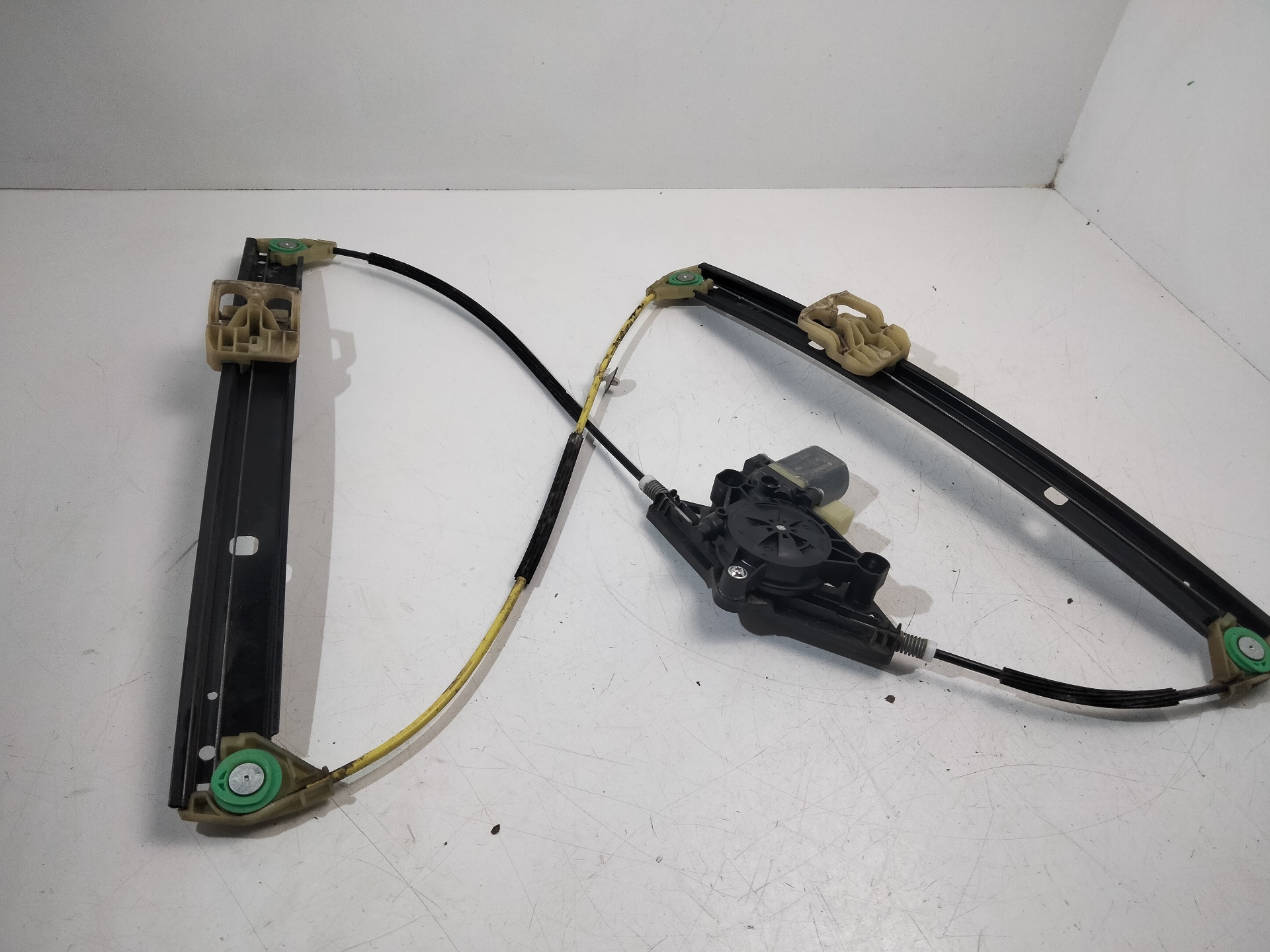 SKODA Yeti 1 generation (2009-2018) Front Right Door Window Regulator 5Q0959802B,5E0837462B 18945540