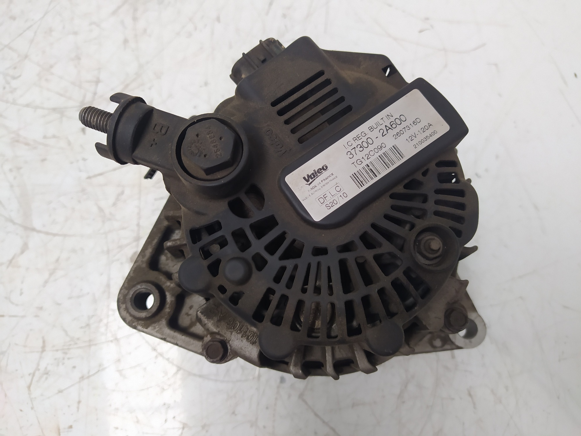 KIA Cee'd 1 generation (2007-2012) Ģenerators 373002A600, 2607316D, TG12C090 18832686