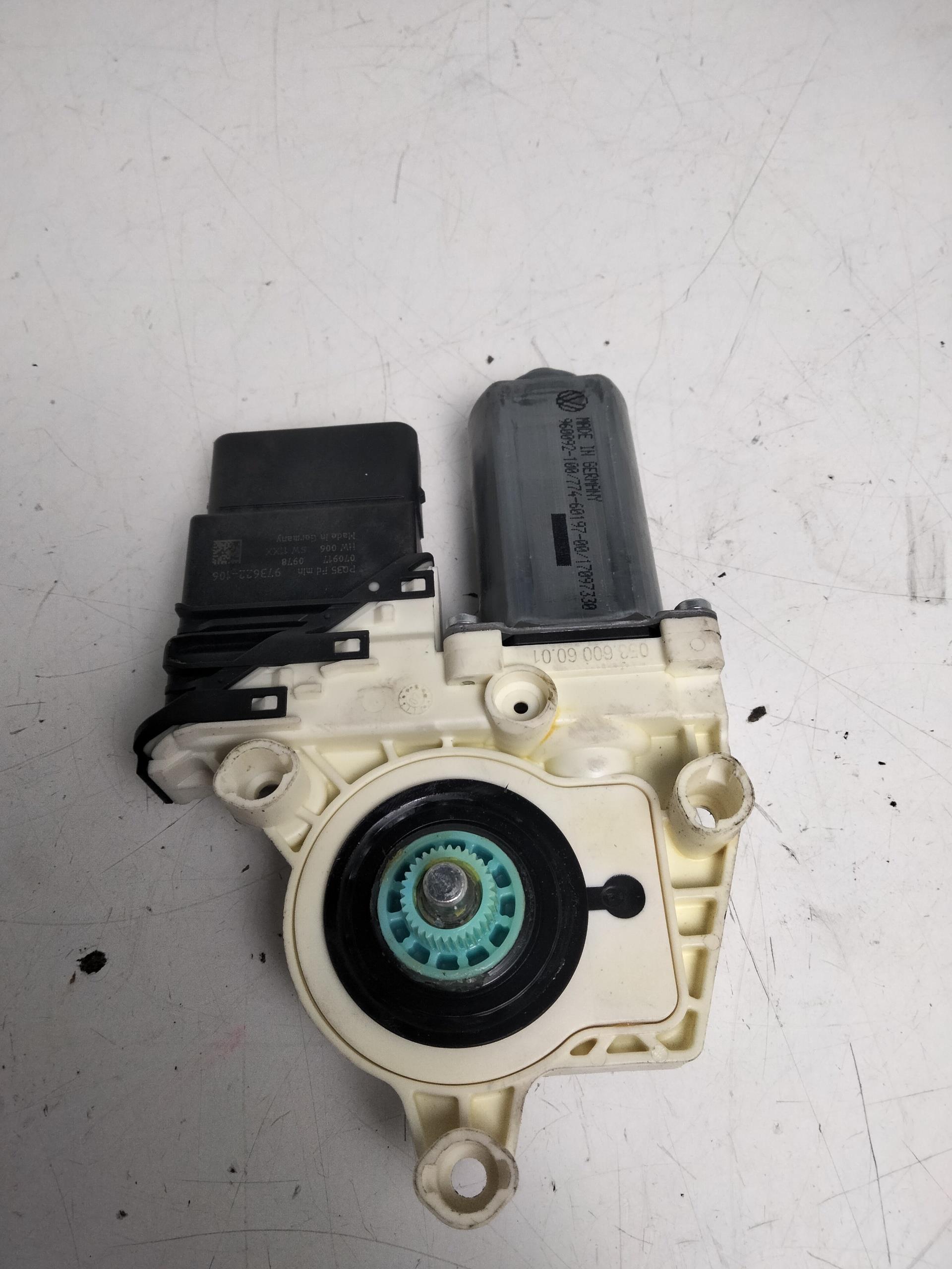 VOLKSWAGEN Passat B6 (2005-2010) Regulator de geam ușă dreapta spate 1K0959704P, 980856114 22879638